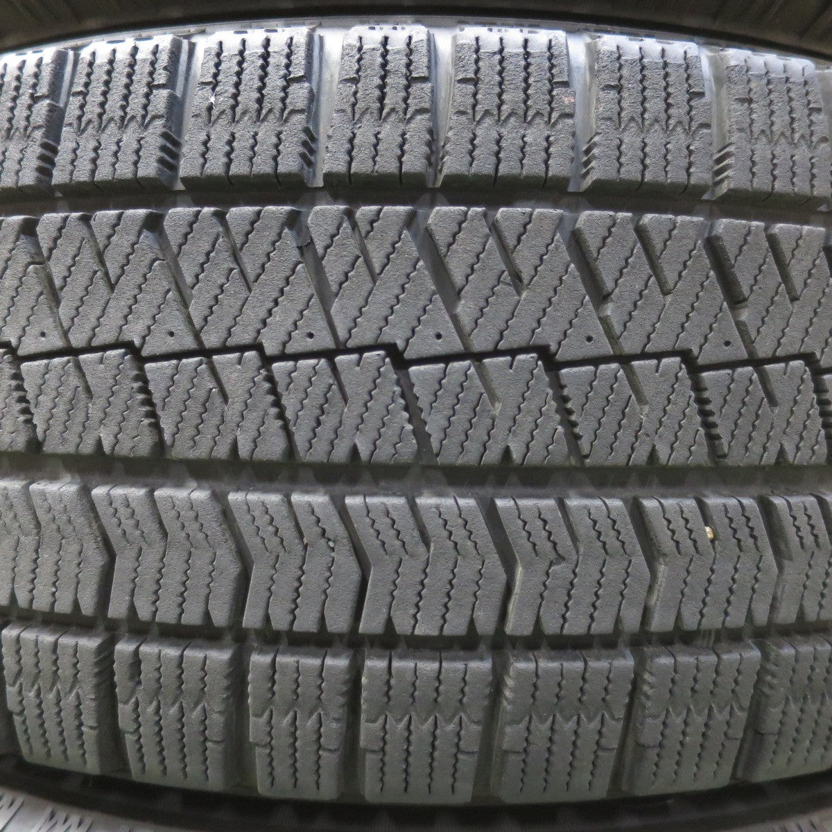 バリ溝！キレイ！8.5分★日産 キックス 純正 205/55R17 スタッドレス ブリヂストン ブリザック VRX2 17インチ PCD114.3/5H★6051906イス