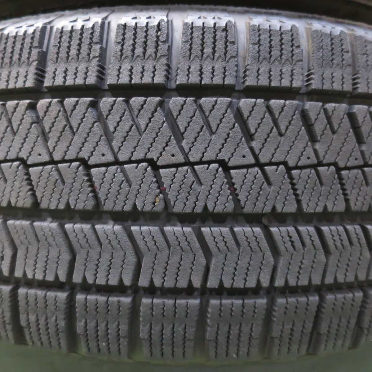 バリ溝！22年！キレイ！9.5分◎スタッドレス 215/60R16 ブリヂストン ブリザック VRX2 SIBILLA NEXT W5 シビラ ネクスト 16インチ PCD114.3/5H◎6100905イス