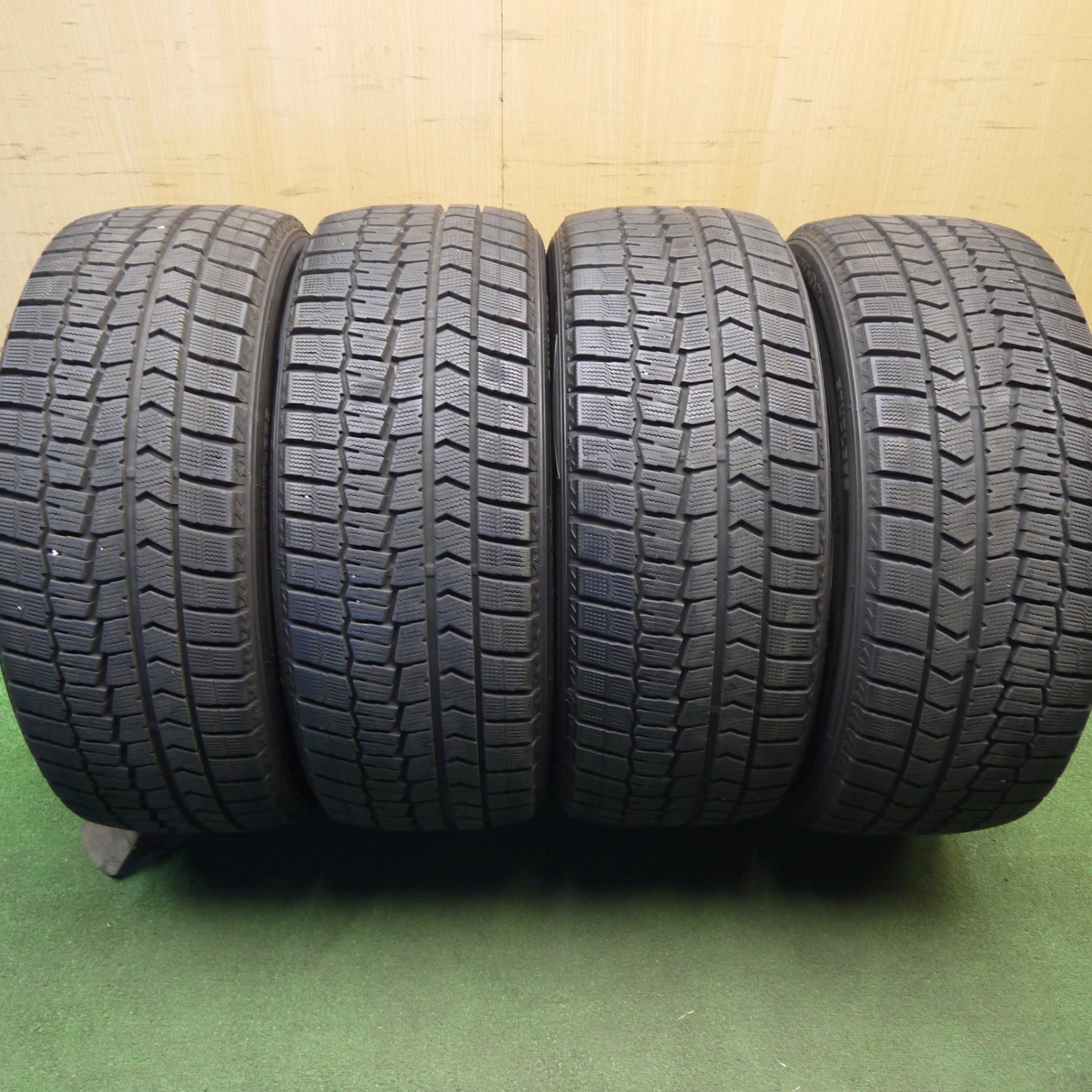 バリ溝！21年！9.5分★スタッドレス 245/45R18 ダンロップ ウインターマックス WM02 タイヤ 18インチ ベンツ W213 Eクラス アウディ A6 等★5121409NKスタ