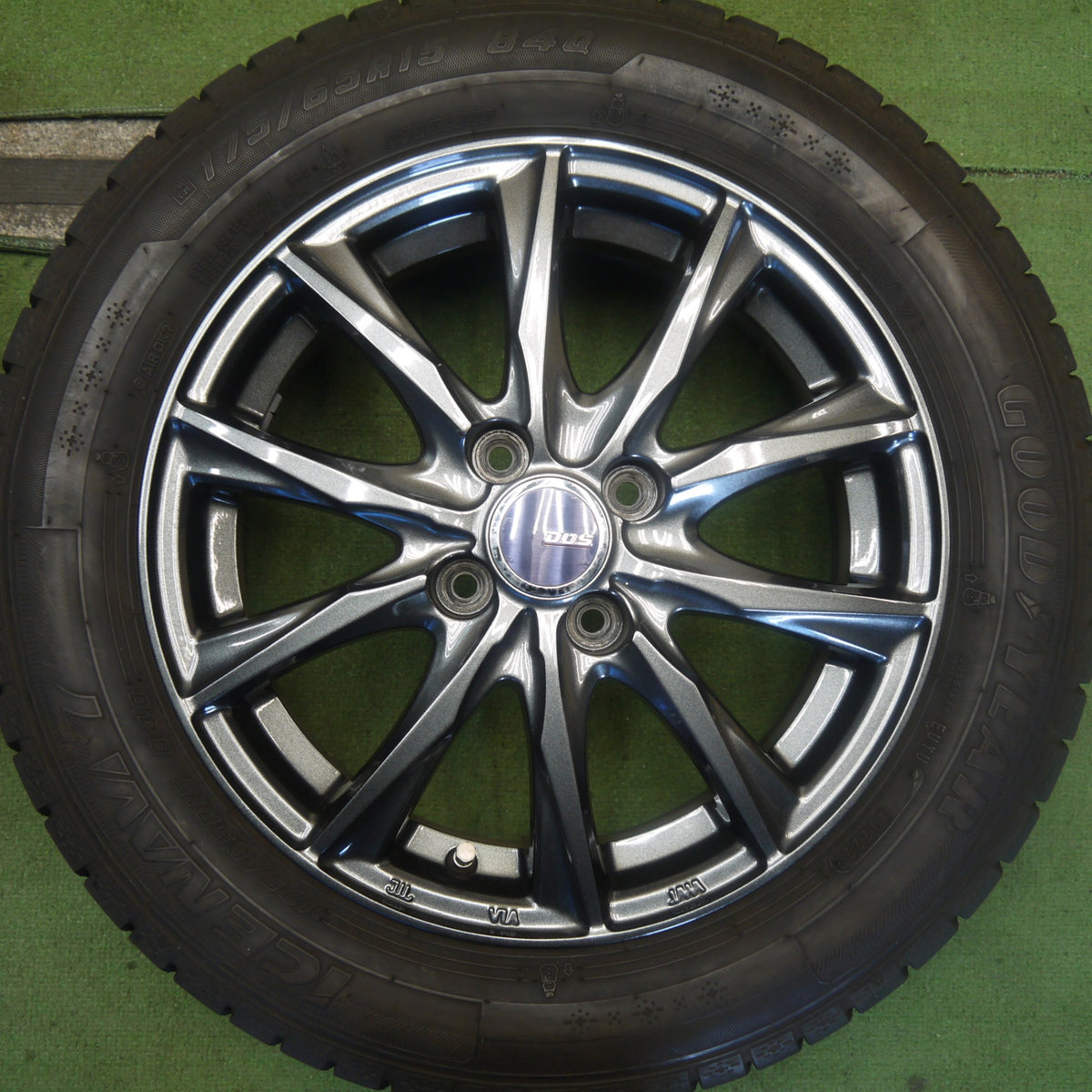 バリ溝！22年！キレイ！9.5分◎スタッドレス 175/65R15 グッドイヤー アイスナビ7 D.O.S. DOS 15インチ PCD100/4H◎6081901Hス