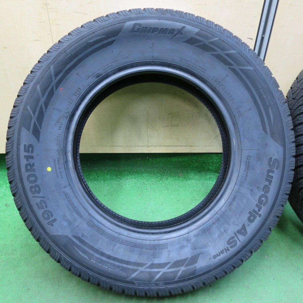 未使用！23年★195/80R15 グリップマックス SureGrip A/S Nano タイヤ 15インチ ハイエース キャラバン 等★4111404イノタ