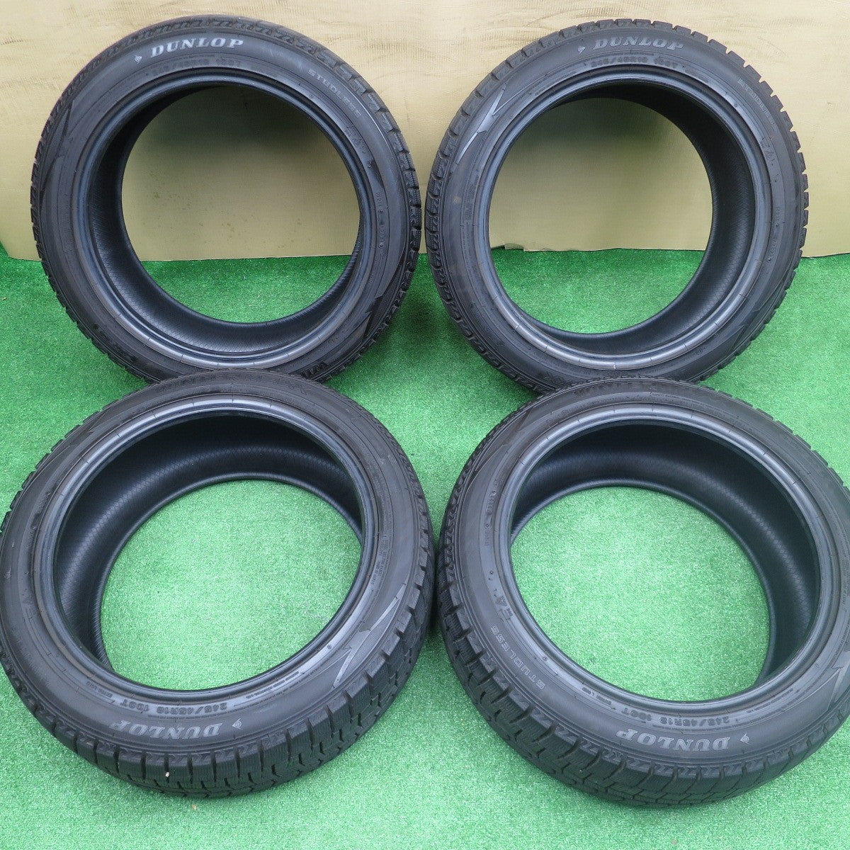 バリ溝！21年！9.5分★スタッドレス 245/45R18 ダンロップ ウインターマックス WM02 タイヤ 18インチ ベンツ W213 Eクラス アウディ A6 等★5121409NKスタ