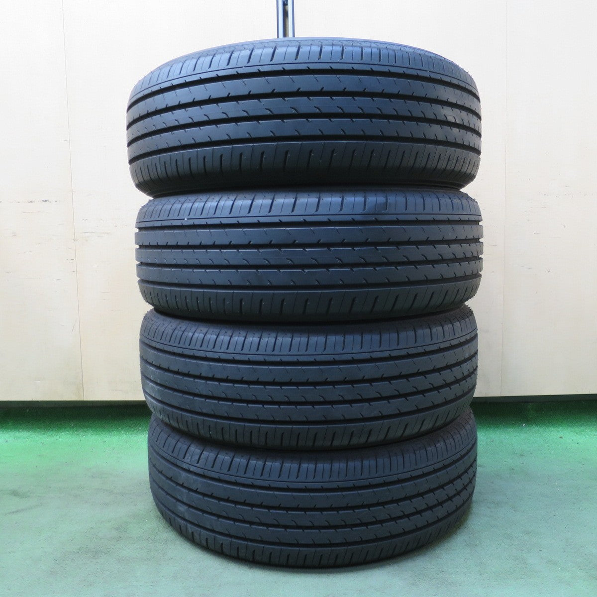 新車外し！26年◎225/60R18 ヨコハマ アドバン V03 タイヤ 18インチ 40系 アルファード ヴェルファイア RAV4 ハリアー 等◎6080704NGノタ