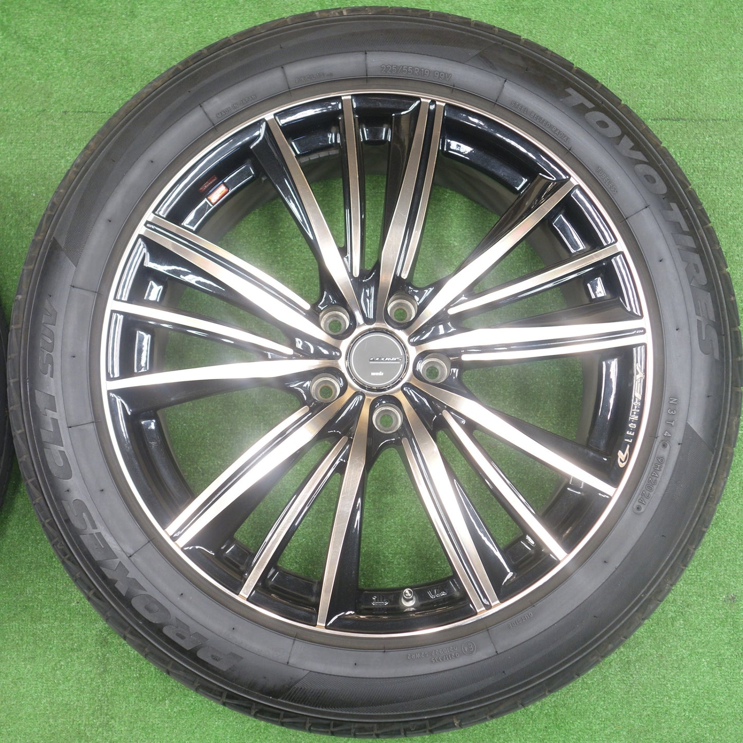 バリ溝！24年！キレイ！9.5分★LEONIS FY 225/55R19 トーヨー プロクセス CL1 SUV レオニス 19インチ PCD114.3/5H★6020503KTノ