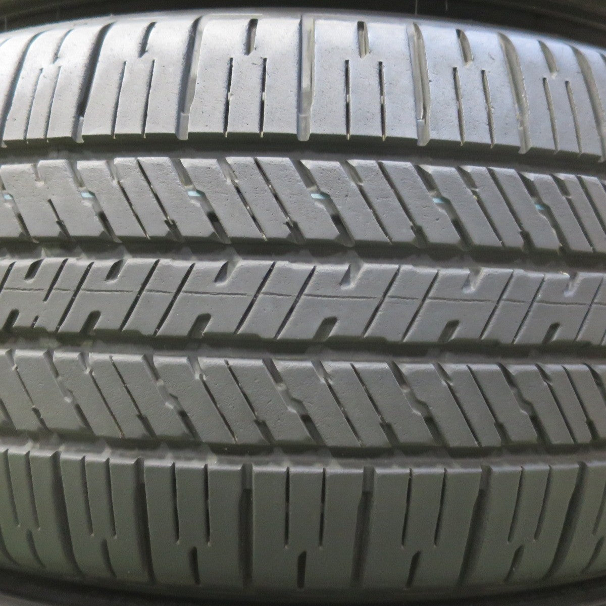バリ溝！24年！9.5分◎265/60R20 ダンロップ グラントレック PT22 タイヤ 20インチ ランクル 250 プラド タンドラ セコイヤ 等◎6082801イノタ
