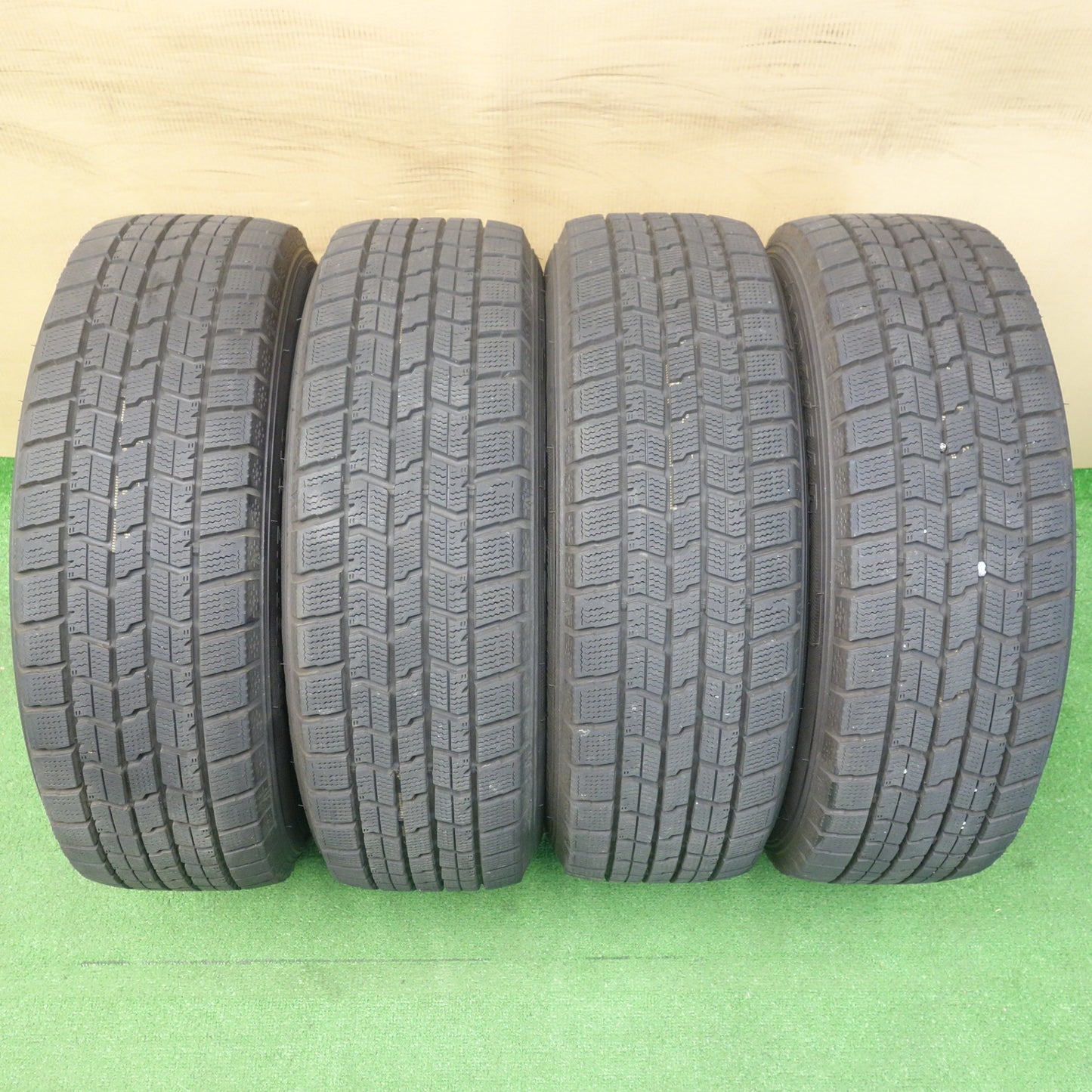 バリ溝！23年！キレイ！ほぼ10分◎シエンタ 等 185/60R15 スタッドレス グッドイヤー アイスナビ7 D.O.S. DOS 15インチ PCD100/5H◎6060103KTス
