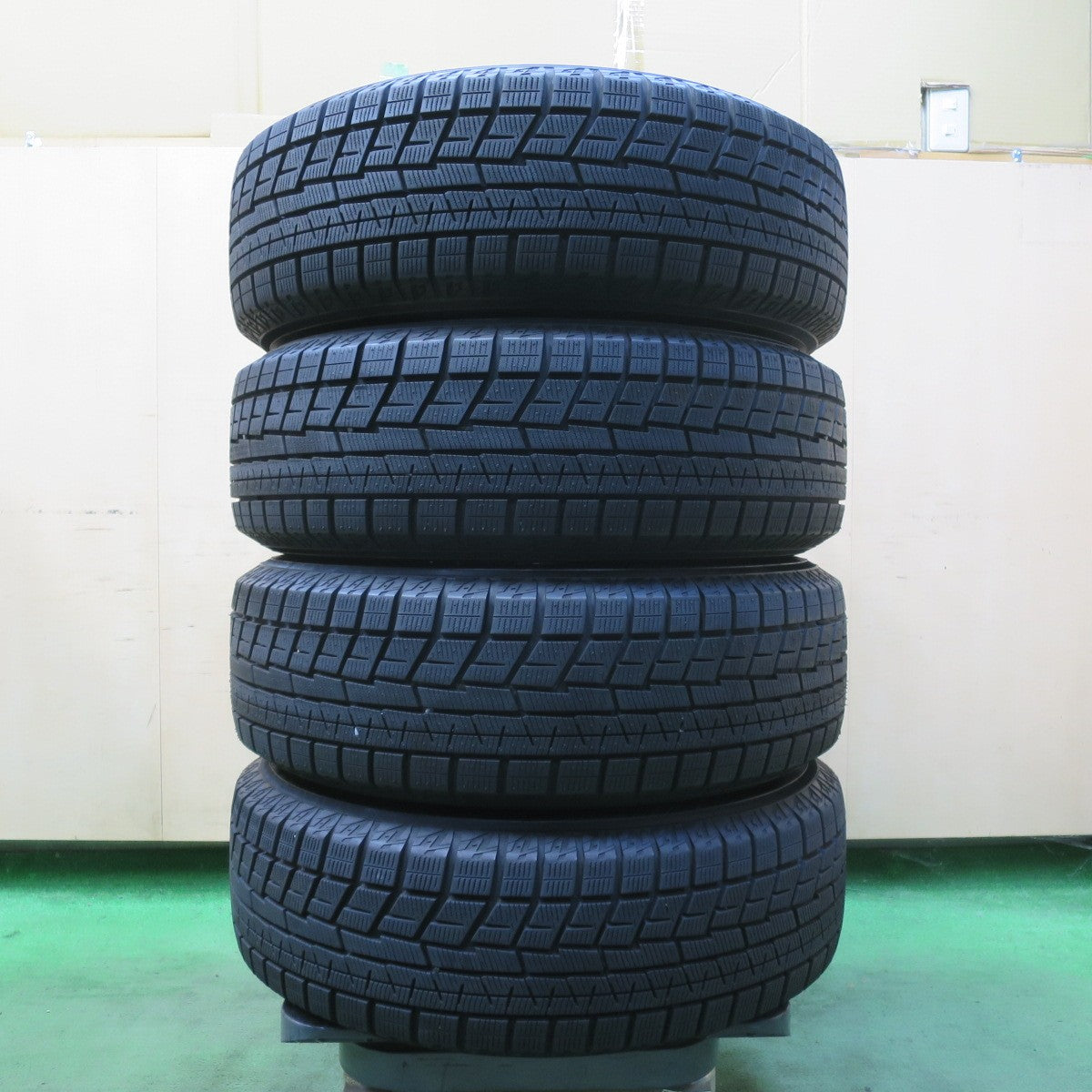 バリ溝！22年！キレイ！ほぼ10分★スタッドレス 195/65R15 ヨコハマ アイスガード iG60 AIRBERG LAUREN エアベルグ ローレン 15インチ PCD114.3/5H★5093011イス