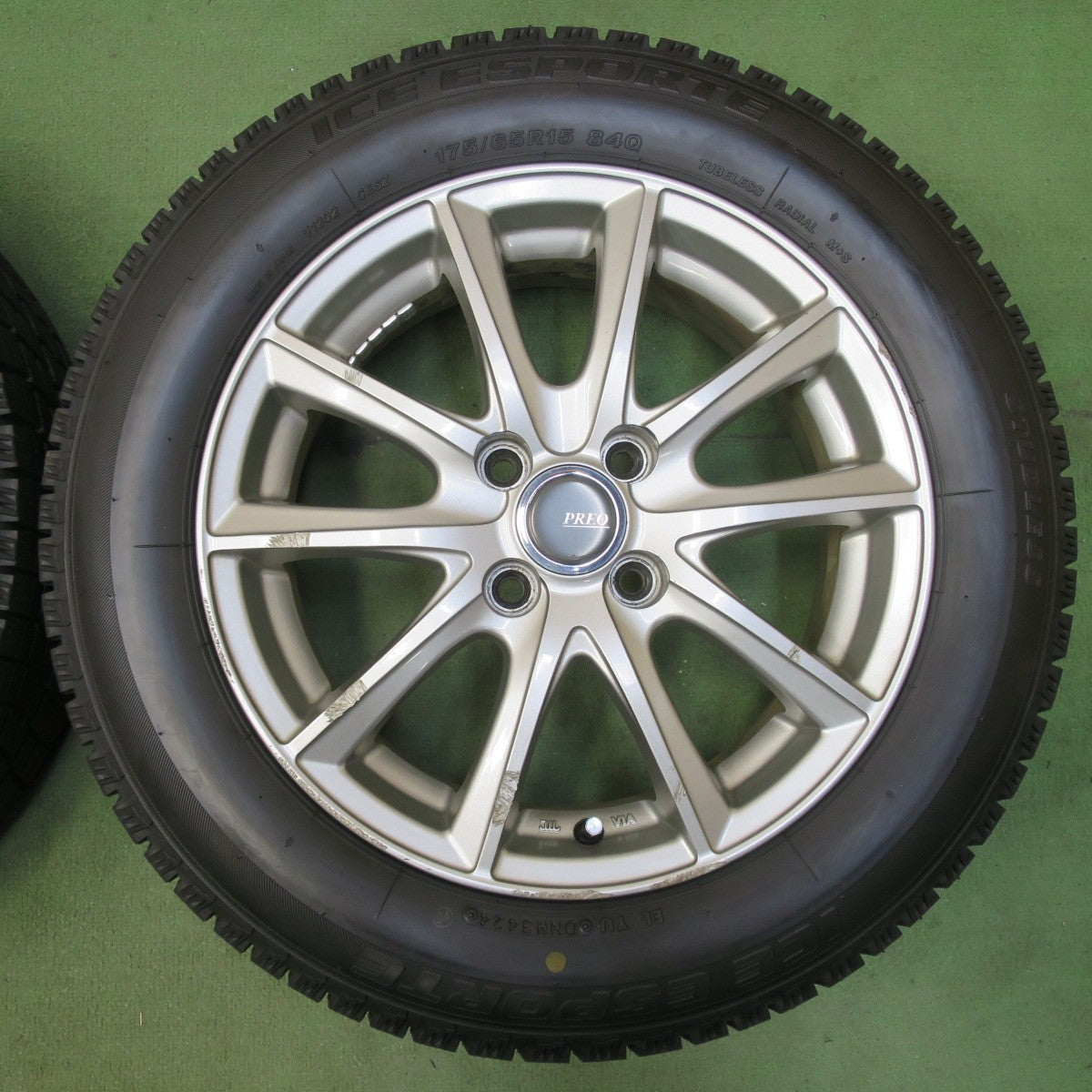 超バリ溝！24年！キレイ！ほぼ10分★スタッドレス 175/65R15 アイスエスポルテ PREO プレオ 15インチ PCD100/4H★5110812イス