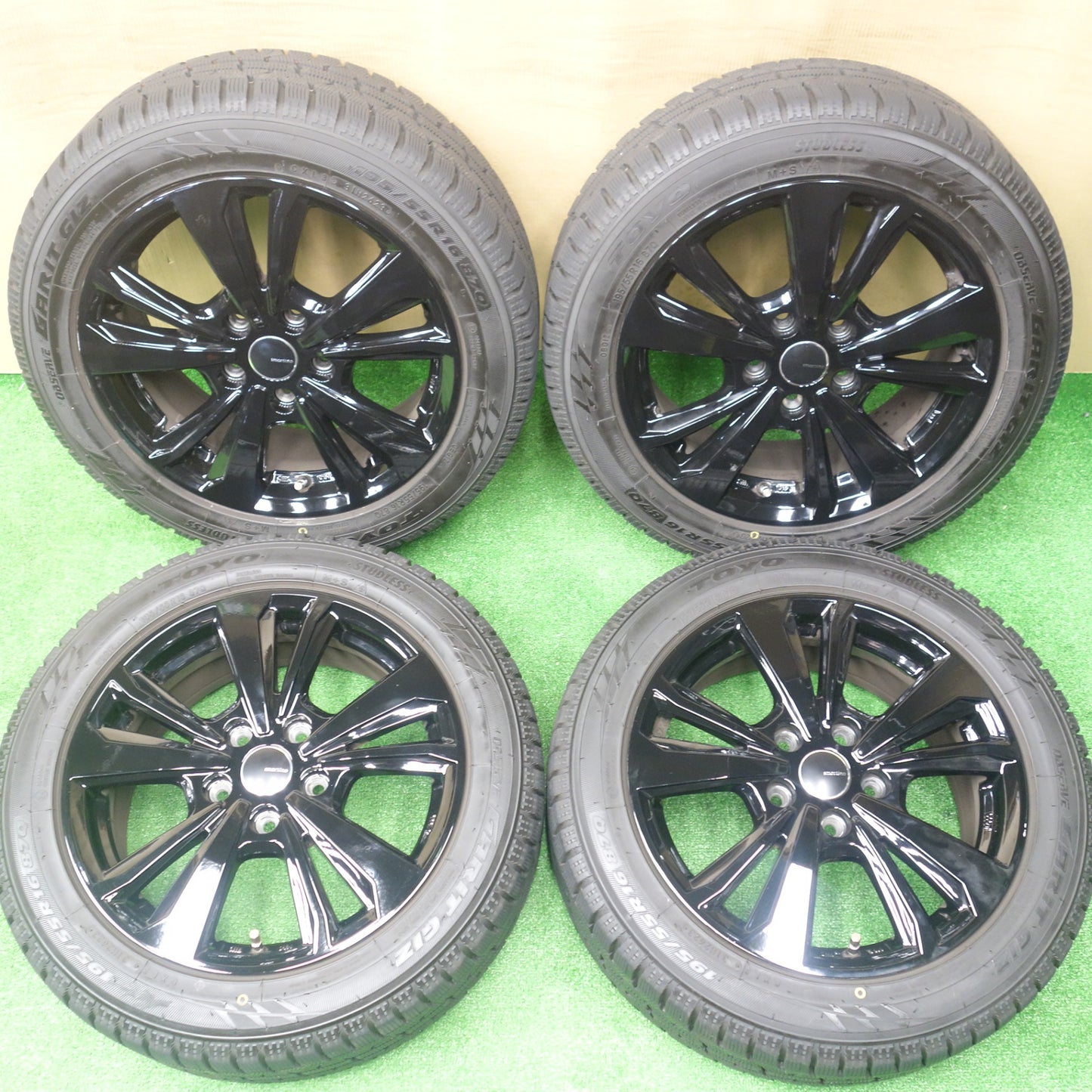 バリ溝！23年！キレイ！9.5分以上★MINI ミニ F55系 smartline 365 195/55R16 スタッドレス トーヨー オブザーブ ガリット GIZ スマートライン 16インチ PCD112/5H★5122501KTス