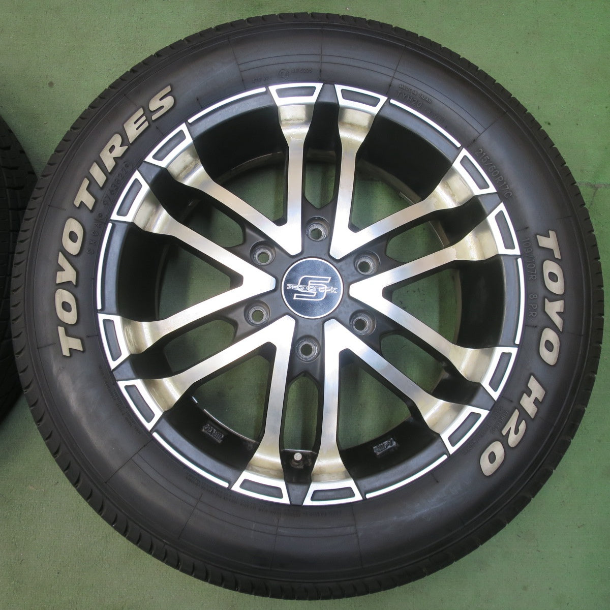バリ溝！22年！9.5分◎ZERObreak S 215/60R17 109/107R トーヨー H20 ゼロブレイクS 17インチ PCD139.7/6H◎6072804イノ