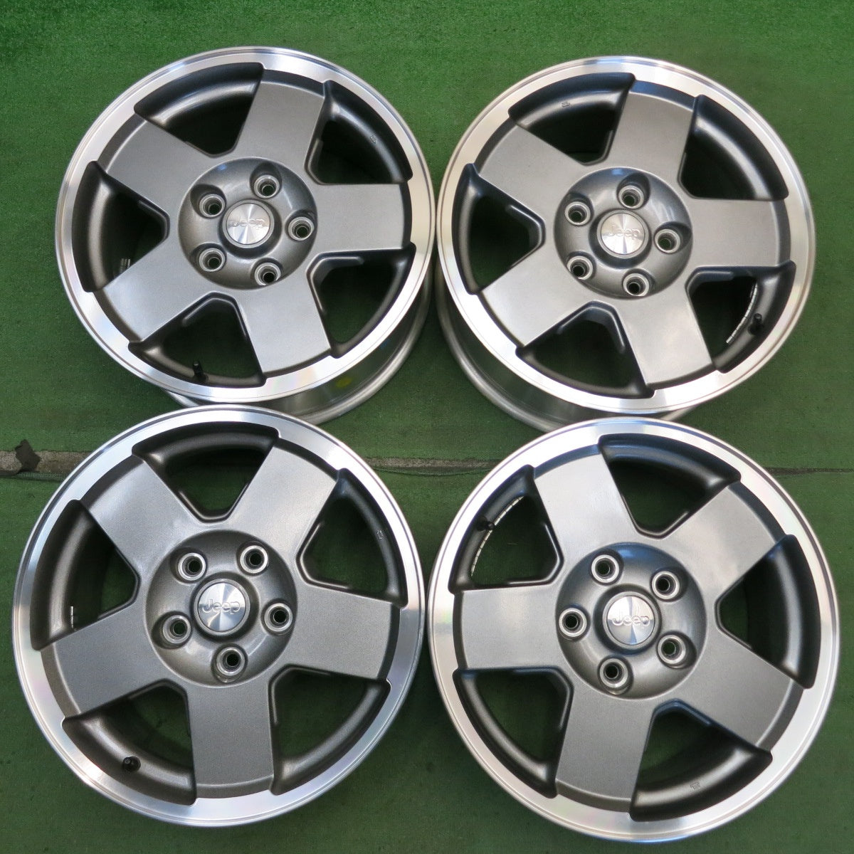 キレイ★JEEP ジープ コマンダー 純正 ホイール 17インチ 17×7.5J PCD127/5H★6071102HAホ