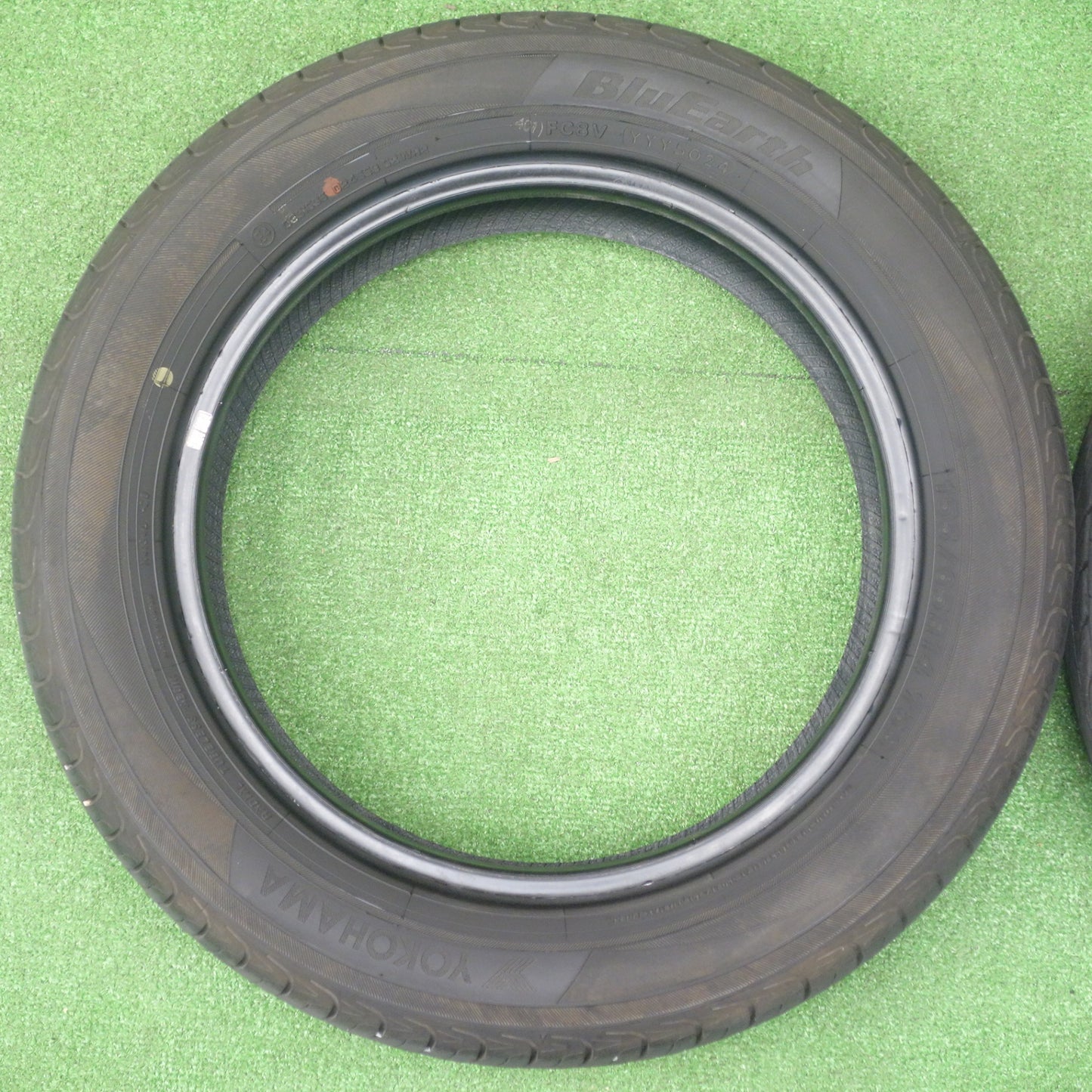 バリ溝！24年！8.5分★155/65R14 ヨコハマ ブルーアース AE01K タイヤ 14インチ N-BOX N-WGN サクラ ワゴンR タント ウェイク 等★6012502KTノタ