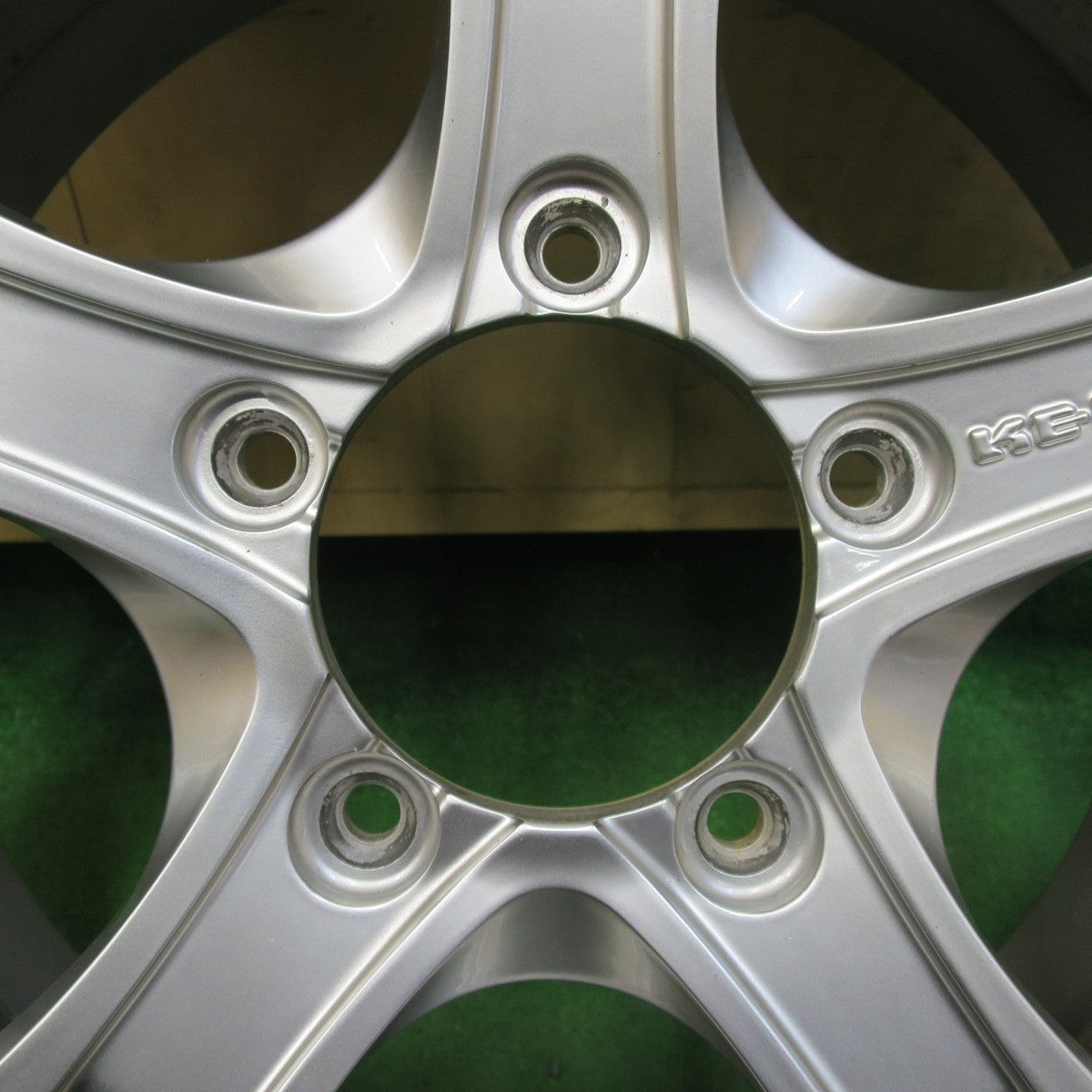 キレイ★ジムニー KEELER 175/80R16 スタッドレス グッドイヤー アイスナビ SUV キーラー 16インチ PCD139.7/5H★5032611イス