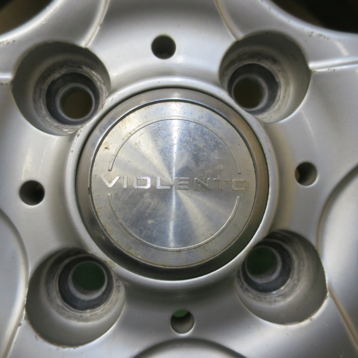 バリ溝！22年！9.5分以上★スタッドレス 165/65R14 ダンロップ ウインターマックス 03 VIOLENTO ヴィオレント 14インチ ハスラー ソリオ 等 PCD100/4H★5111405イス