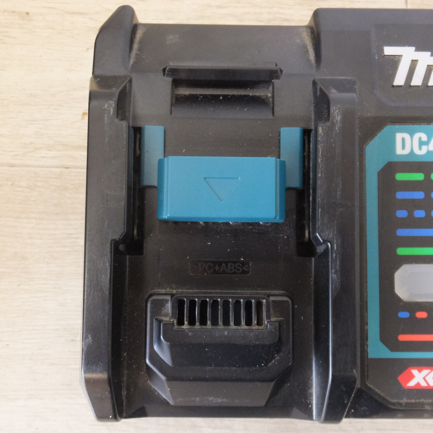 [送料無料] ★マキタ makita 急速充電器 DC40RA　AC100V専用　HS007GRDX 収納ケース　セット★
