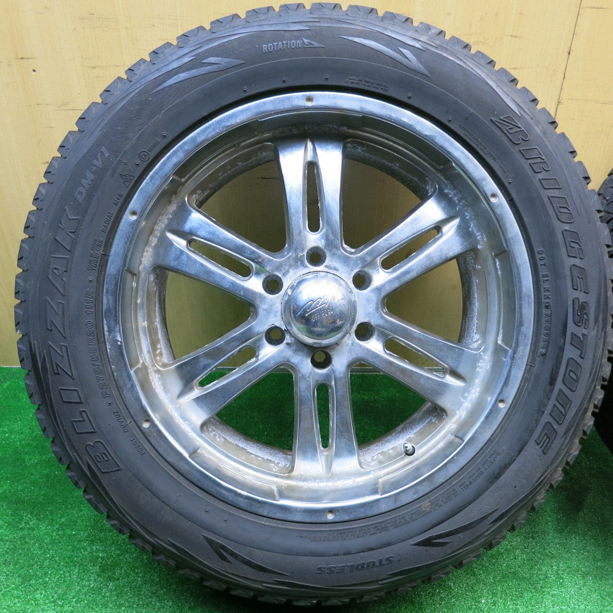 4本価格★スタッドレス 275/55R20 ブリヂストン ブリザック DM-V1 OFF ROAD 社外 アルミ 20インチ PCD139.7/6H★5102001AKス
