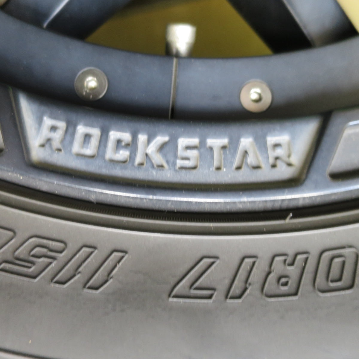 4本価格★KMC ROCK STAR XD827 265/70R17 スタッドレス グッドイヤー ラングラー IP/N 17インチ ロックスター PCD135 139.7/6H マルチ★6051301ナス