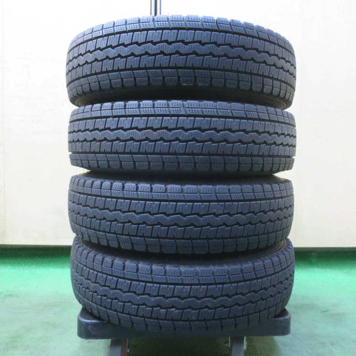 4本価格★スタッドレス 145R12 6PR ダンロップ ウインターマックス SV01 SPORT KRONE スポルト クローネ 12インチ PCD100/4H★6011309イス