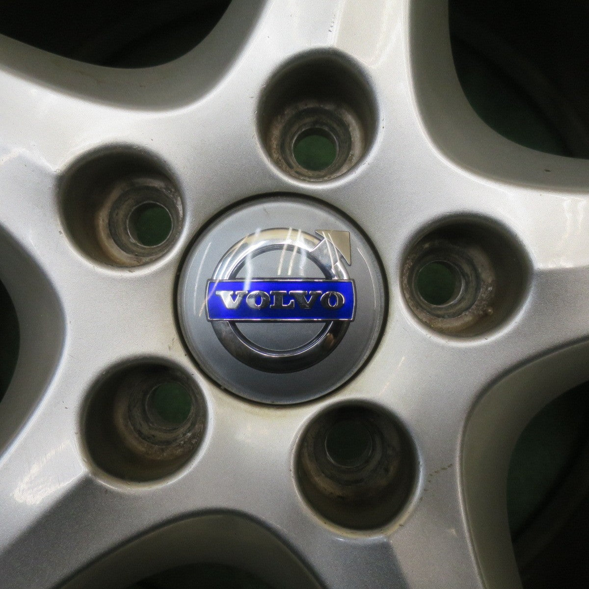 バリ溝！23年！9.5分★ボルボ V60 S60 等 純正 215/55R16 スタッドレス ヨコハマ アイスガード iG70 16インチ PCD108/5H★6033105NJス