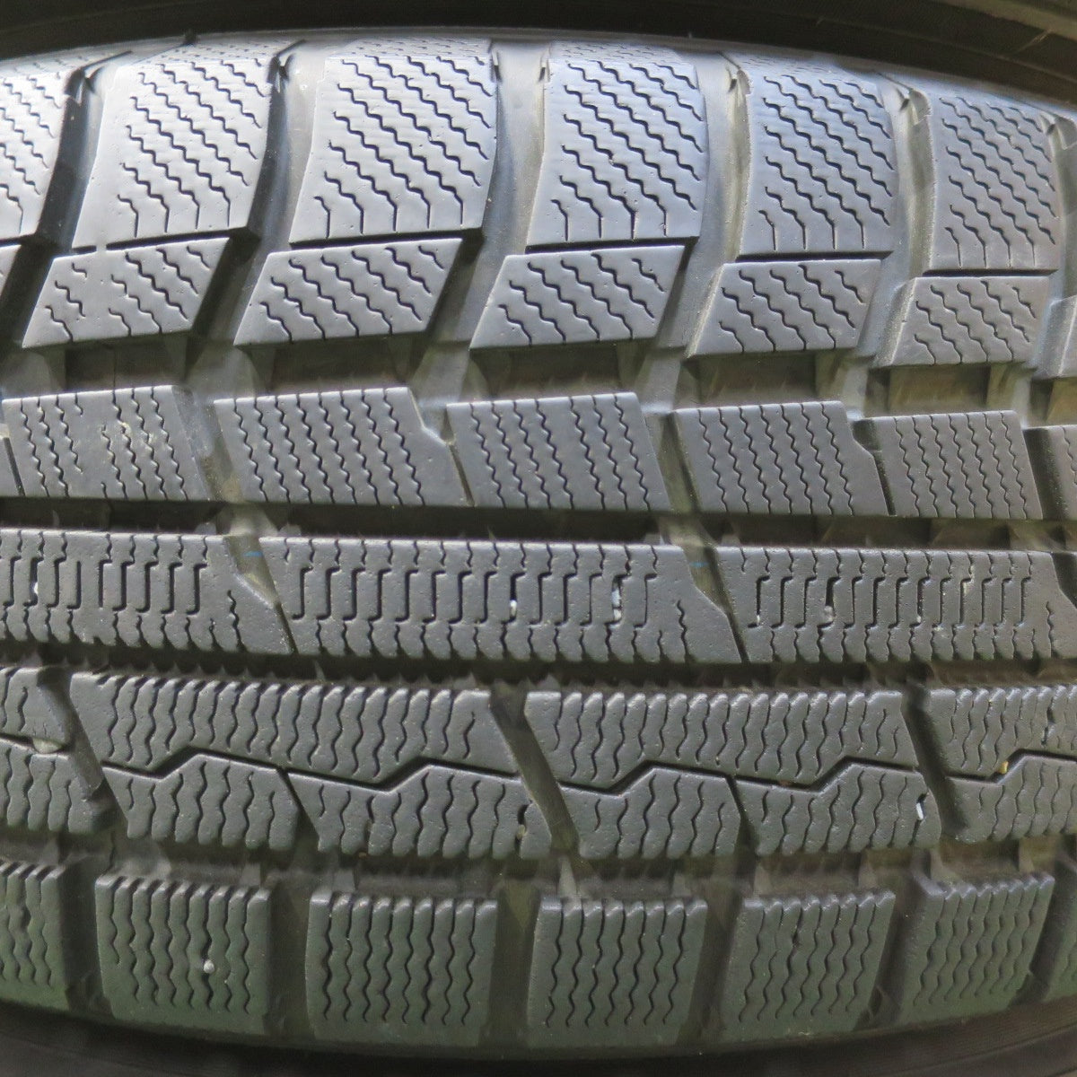 バリ溝！9.5分◎スタッドレス 225/65R17 トーヨー ウインター トランパス TX PRAUZER プラウザー 17インチ PCD114.3/5H◎6062609イス