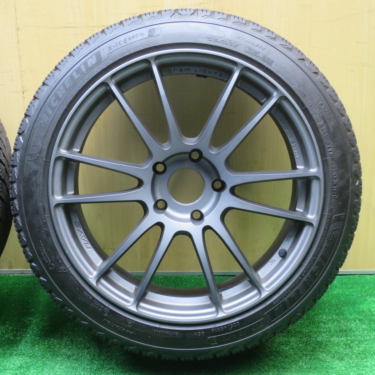 バリ溝！21年！キレイ！9.5分以上★BMW 等 RAYS gram LIGHTS 57 M/S G07EX 225/45R18 スタッドレス ミシュラン X-ICE SNOW レイズ グラムライツ PCD120/5H★5101607NJス