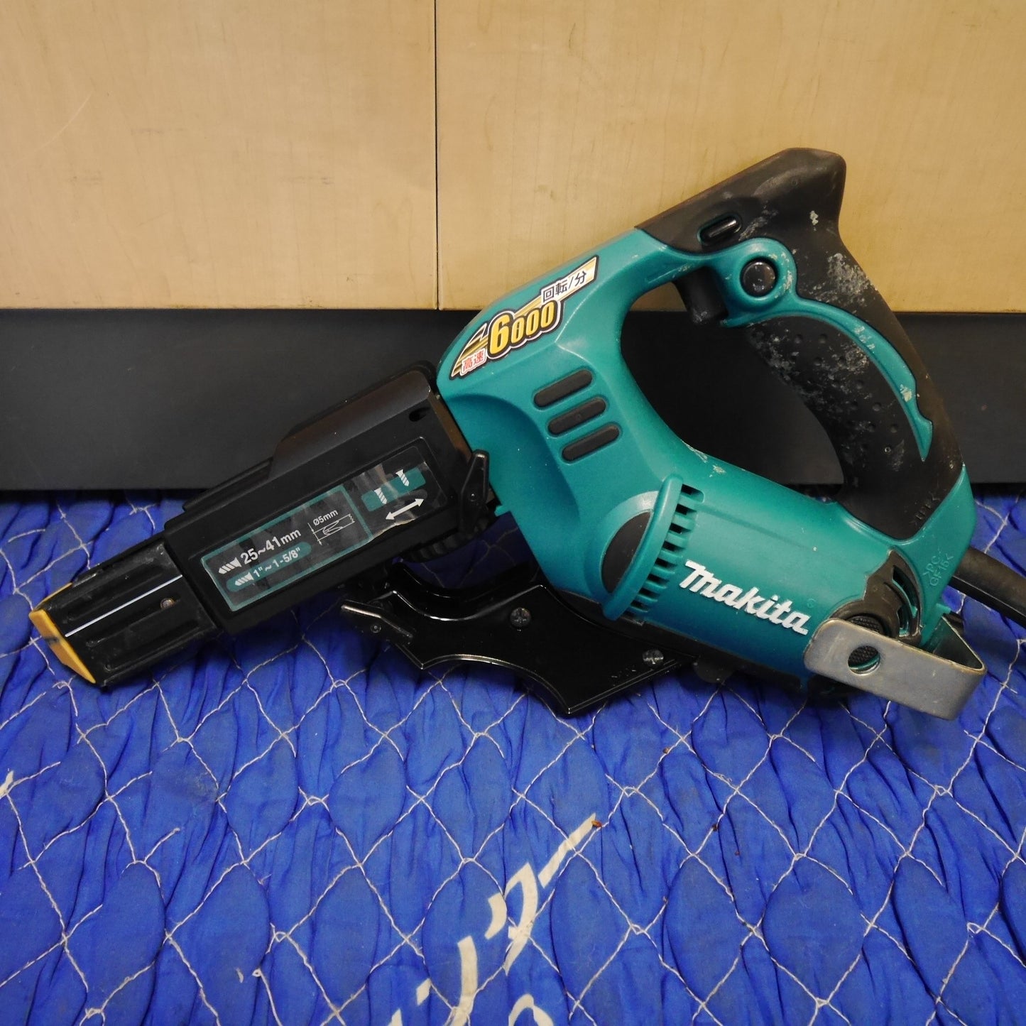 [送料無料] ☆マキタ オートパック スクリュー ドライバ 6841 電動 工具 25～41mm 高速6000回転/分 100V makita コード式☆