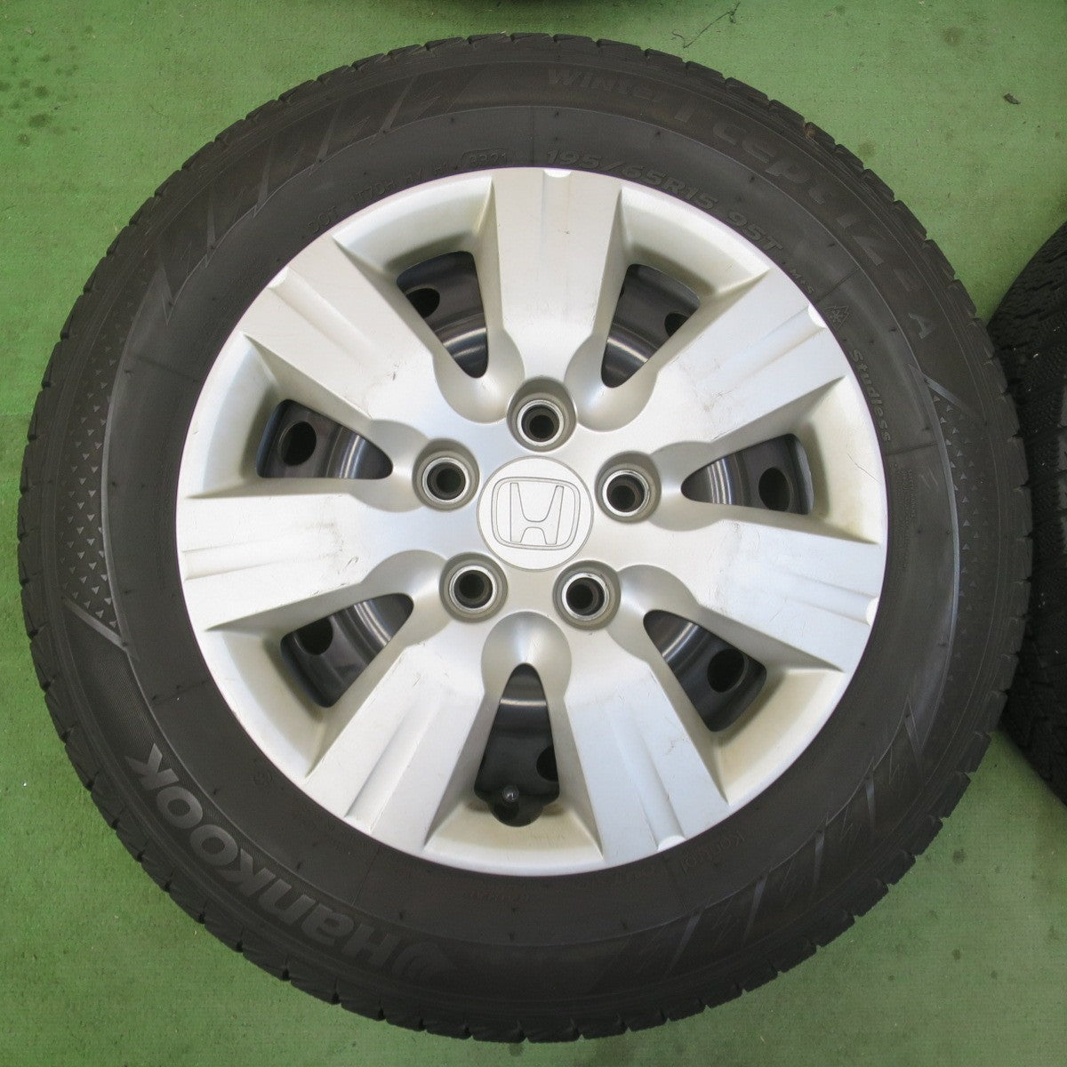 4本価格★ホンダ ステップワゴン 純正 スチール 195/65R15 スタッドレス ハンコック ウインター アイセプト IZ2A 15インチ PCD114.3/5H★6021012イス