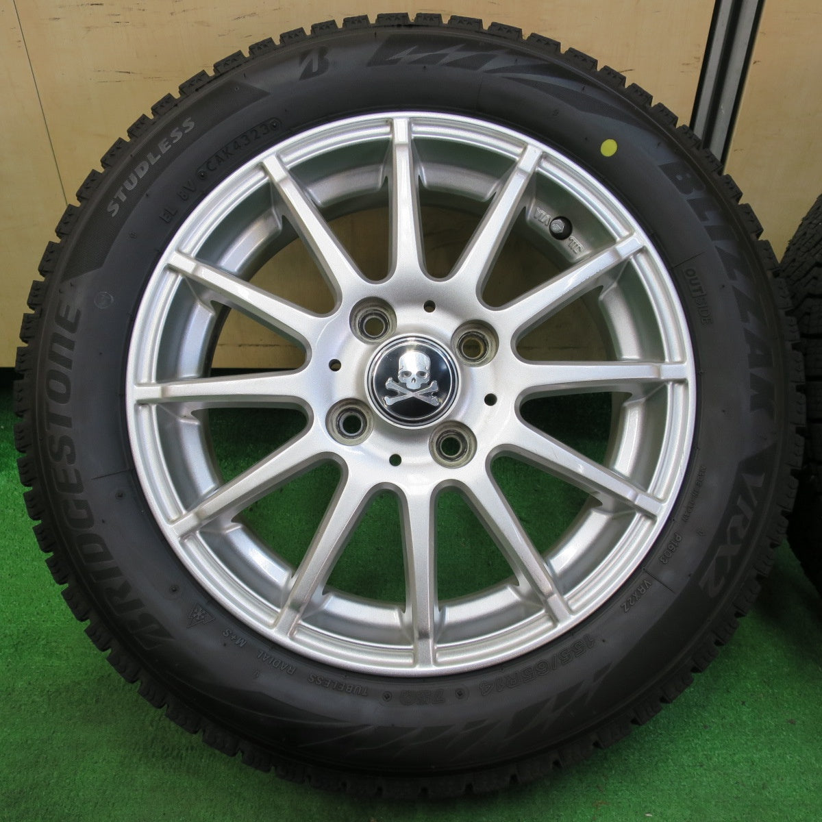 *送料無料* バリ溝！23年！キレイ！ほぼ10分★スタッドレス 155/65R14 ブリヂストン ブリザック VRX2 社外 アルミ 14インチ PCD100/4H★4060507イス
