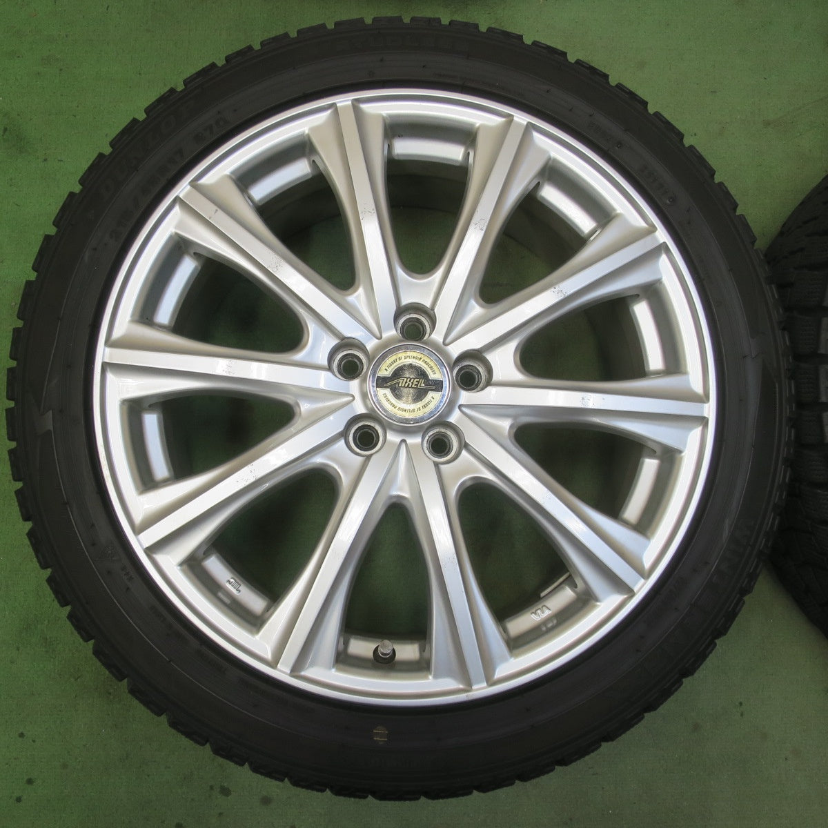 バリ溝！9分★86 BRZ 等 215/45R17 スタッドレス ダンロップ ウインターマックス WM02 AXEL アクセル 17インチ PCD100/5H★6052711イス