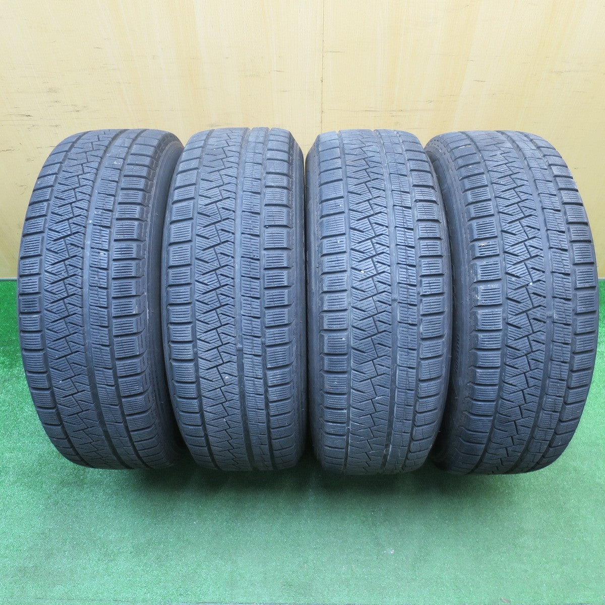 バリ溝！8.5分★アウディ Q5 等 ACE DESIGN 235/60R18 スタッドレス ピレリ アイスアシンメトリコ 18インチ PCD112/5H★5111701NJス
