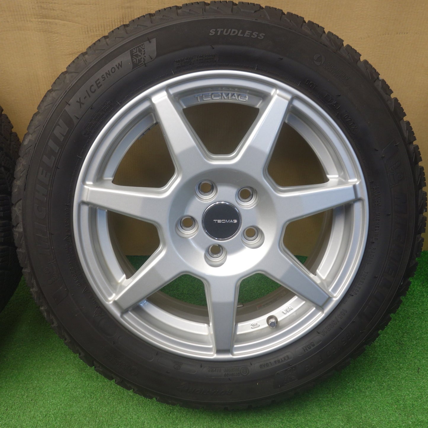 バリ溝！キレイ！8.5分★ワーゲン 等 TECMAG Type 207R 185/60R15 スタッドレス ミシュラン X-ICE SNOW テクマグ タイプ 207R 15インチ PCD100/5H★6040603KTス