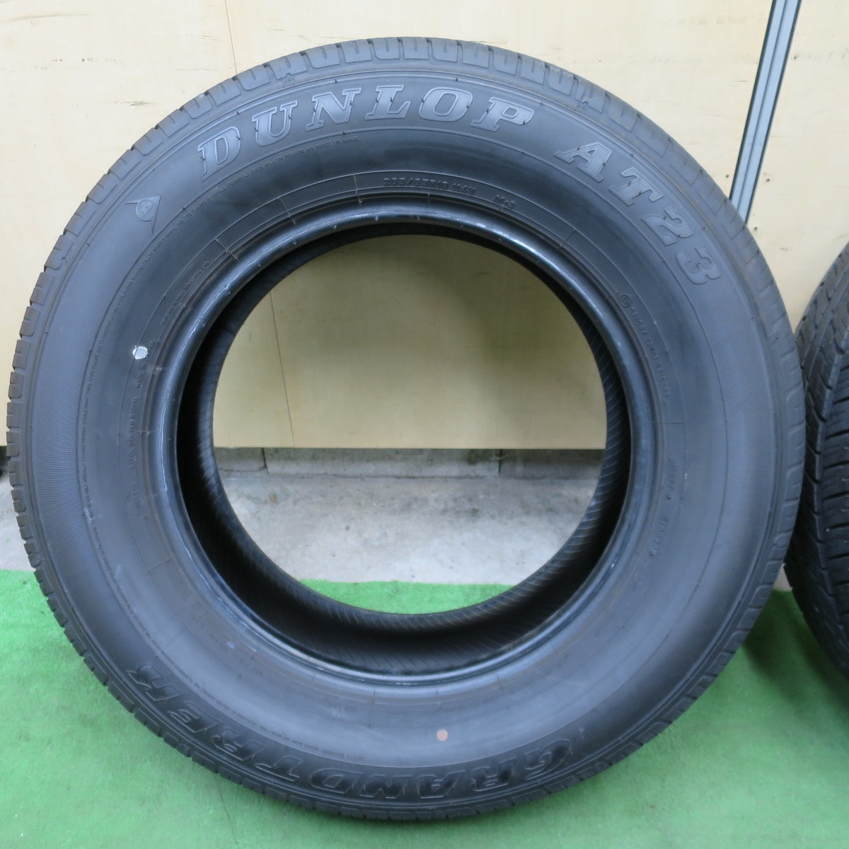 バリ溝！23年！9.5分★265/65R18 ダンロップ AT23 グラントレック タイヤ 18インチ ランクル 250 300 レクサス GX LX 等★6021801NGノタ