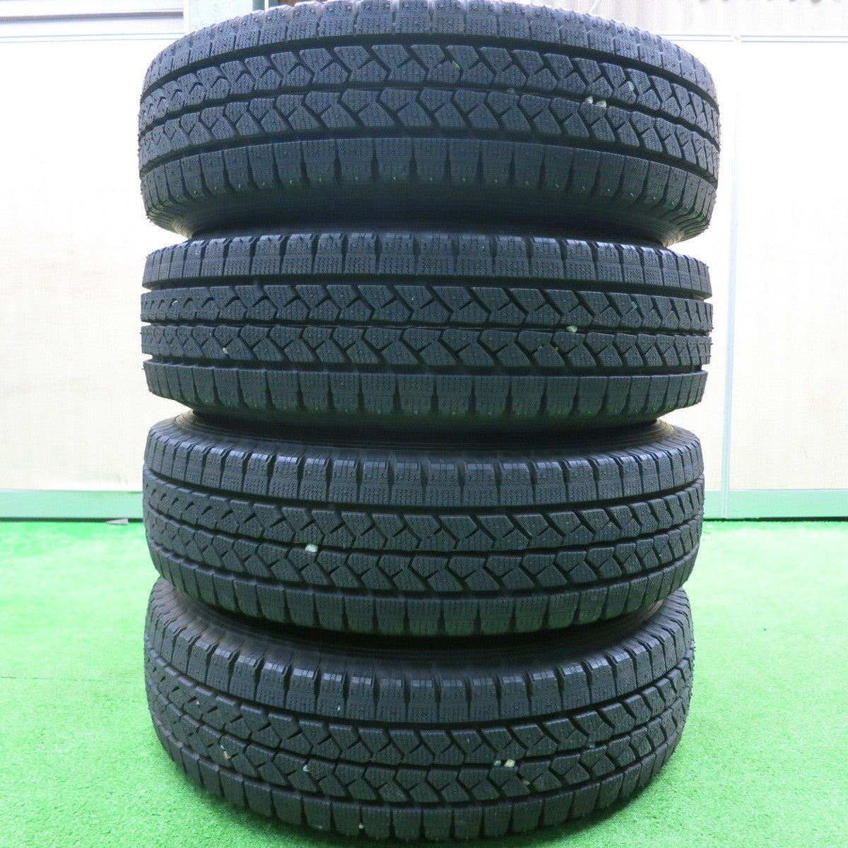 [送料無料] タイヤほぼ未使用！23年★スタッドレス 165R13 6PR ブリヂストン ブリザック VL1 スチール ホイール 13インチ PCD100/4H★4111605HAス