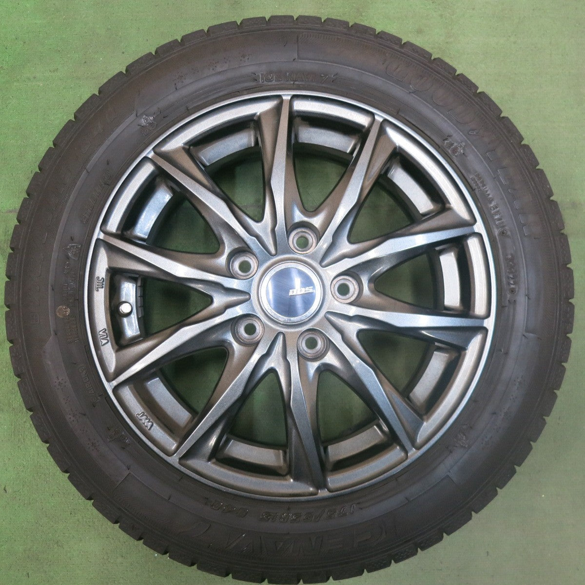 バリ溝！22年！キレイ！8.5分★スタッドレス 175/65R15 グッドイヤー アイスナビ7 D.O.S. DOS 15インチ PCD114.3/5H★5110705SKス