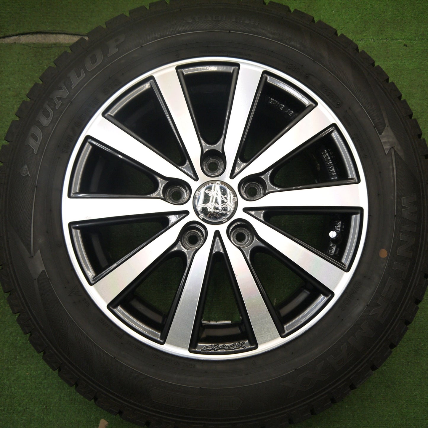 [送料無料] バリ溝！23年！9.5分以上★スタッドレス 195/65R15 ダンロップ ウインターマックス WM02 SMACK ENKEI スマック エンケイ 15インチ PCD114.3/5H★5033112Hス