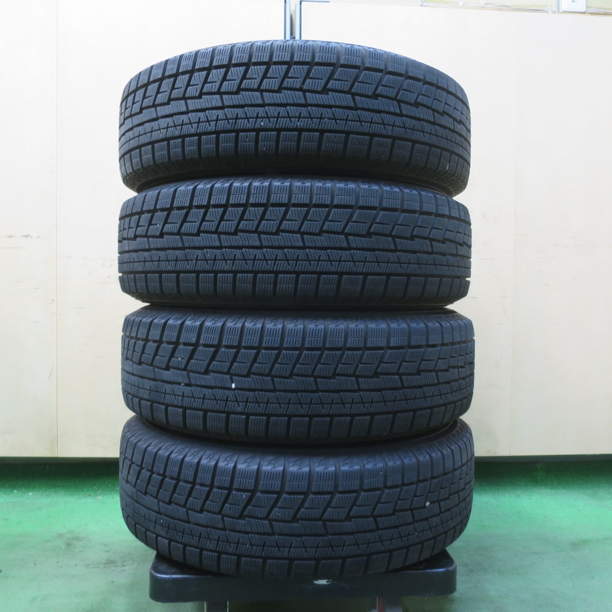 バリ溝！22年！キレイ！9.5分★スタッドレス 185/65R15 ヨコハマ アイスガード iG60 DILETTO ディレット 15インチ PCD100/4H★6033102イス