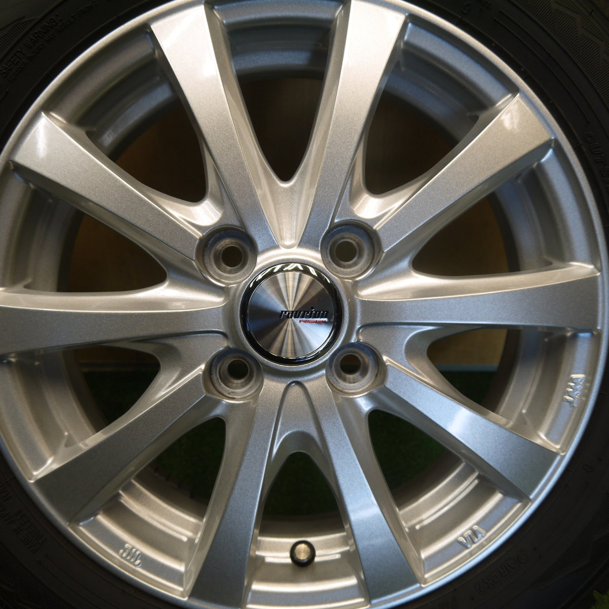 ほぼ未使用！25年！キレイ◎スタッドレス 155/65R14 グッドイヤー アイスナビ8 ravrion RS01 ラブリオン 14インチ PCD100/4H◎6082601Hス