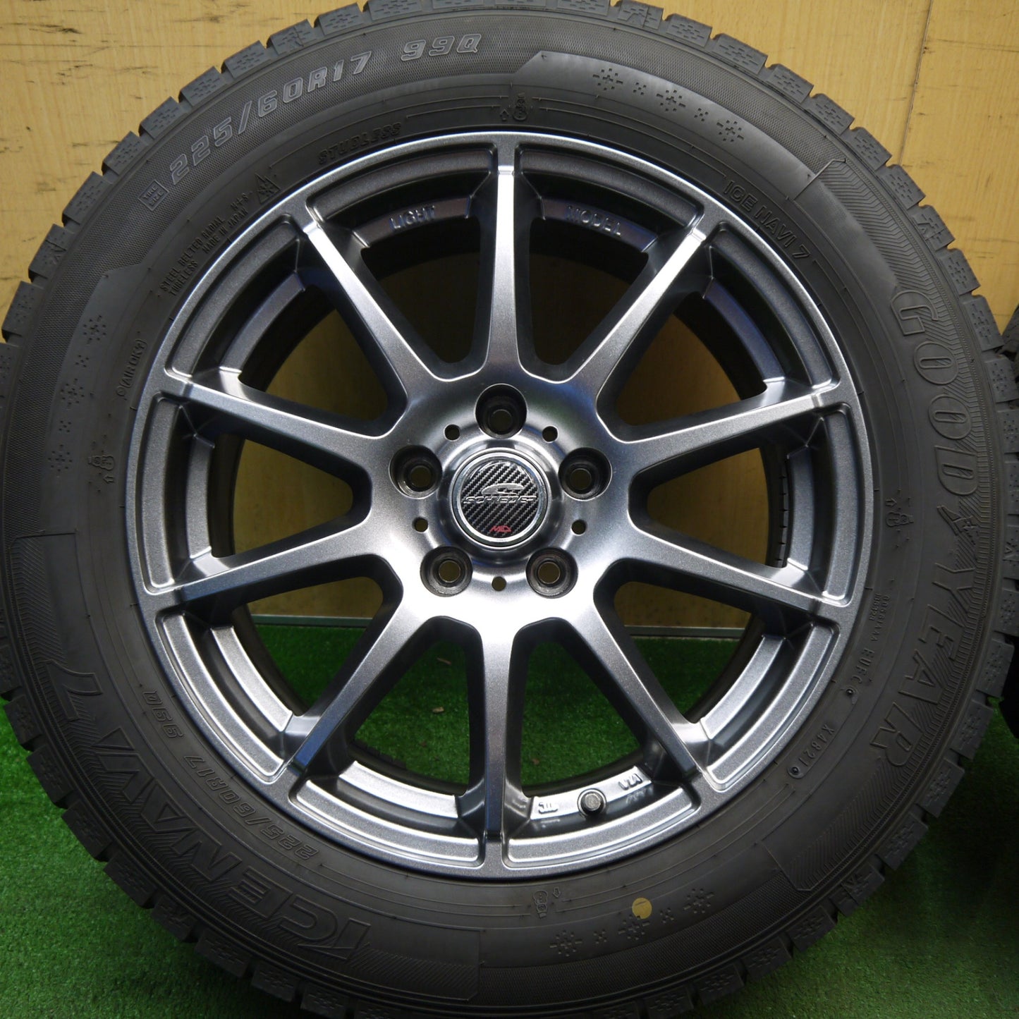 バリ溝！キレイ！9.5分★スタッドレス 225/60R17 グッドイヤー アイスナビ7 SCHNEIDER MiD シュナイダー 17インチ PCD114.3/5H★6032511Hス
