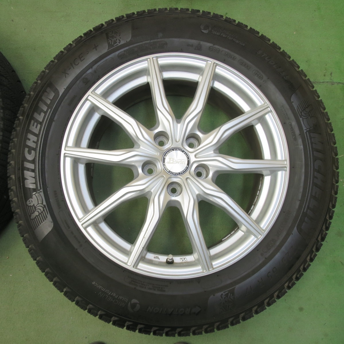 バリ溝！8.5分◎スタッドレス 225/65R17 ミシュラン X-ICE3+ B-win 社外 アルミ 17インチ PCD114.3/5H◎6070603イス