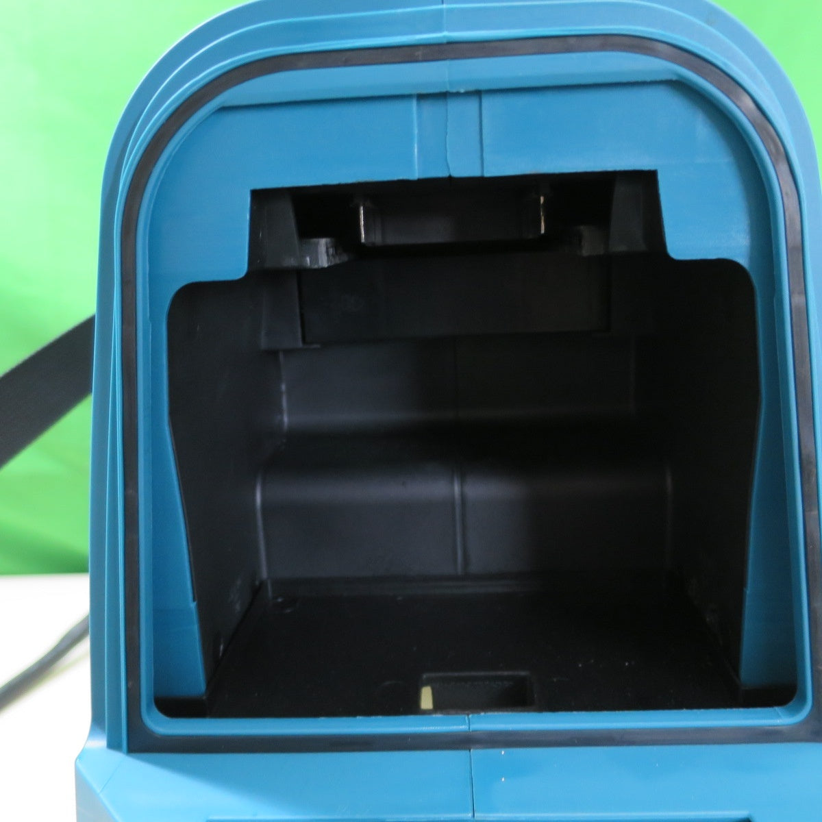 [送料無料] キレイ☆マキタ 充電式 噴霧器 18V タンク容量 5L MUS054D 本体のみ 電動 工具☆