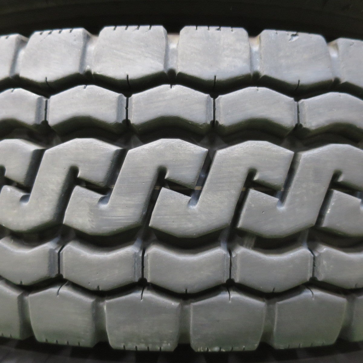 バリ溝！25年！9.5分！6本★トラック タイヤ 205/85R16 117/115N ブリヂストン エコピア M812 ミックス オールシーズン 16インチ★5101003イスタ