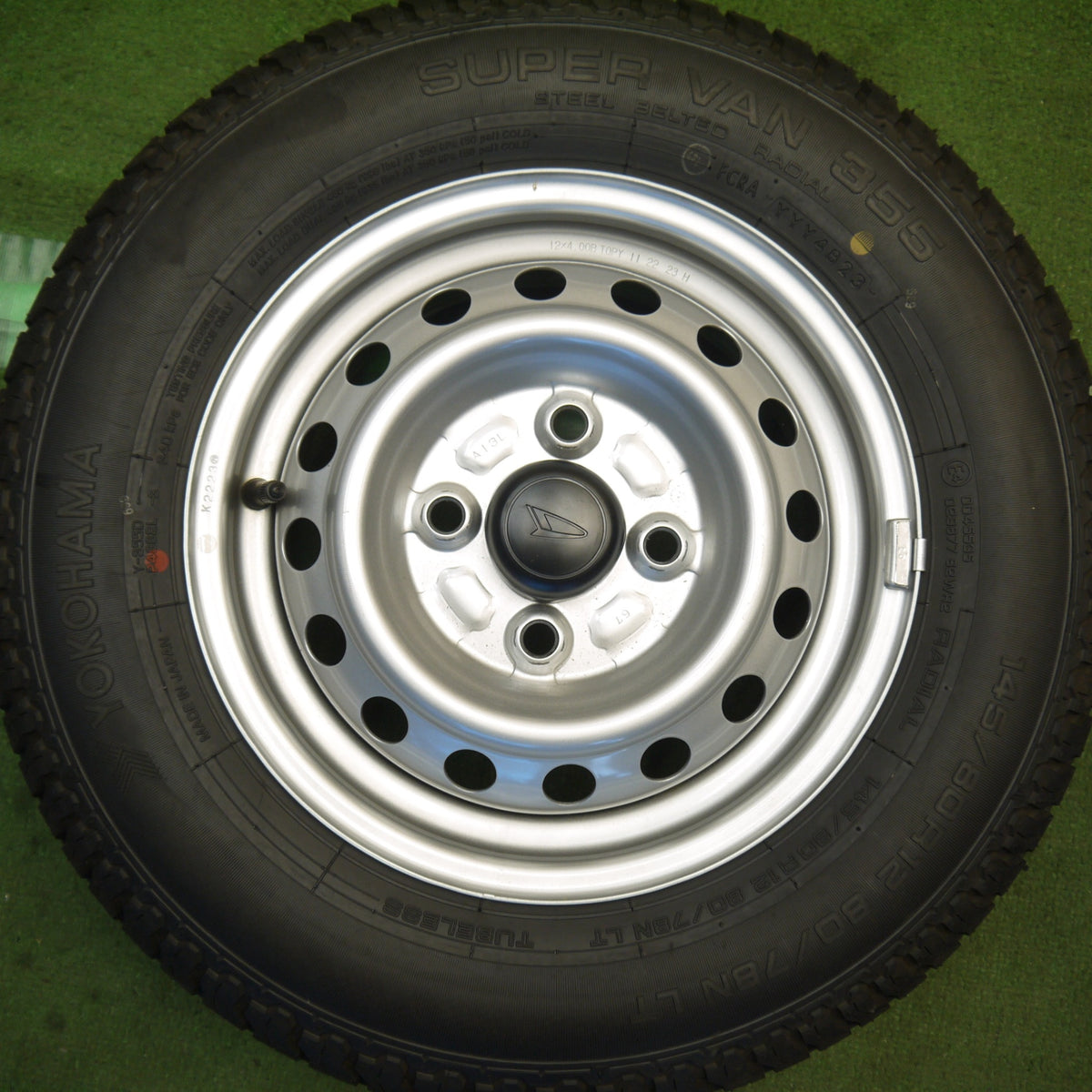 新車外し！23年◎ダイハツ ハイゼット 純正 スチール 145/80R12 80/78N ヨコハマ SUPER VAN 355 12インチ PCD100/4H◎6092504Hノ