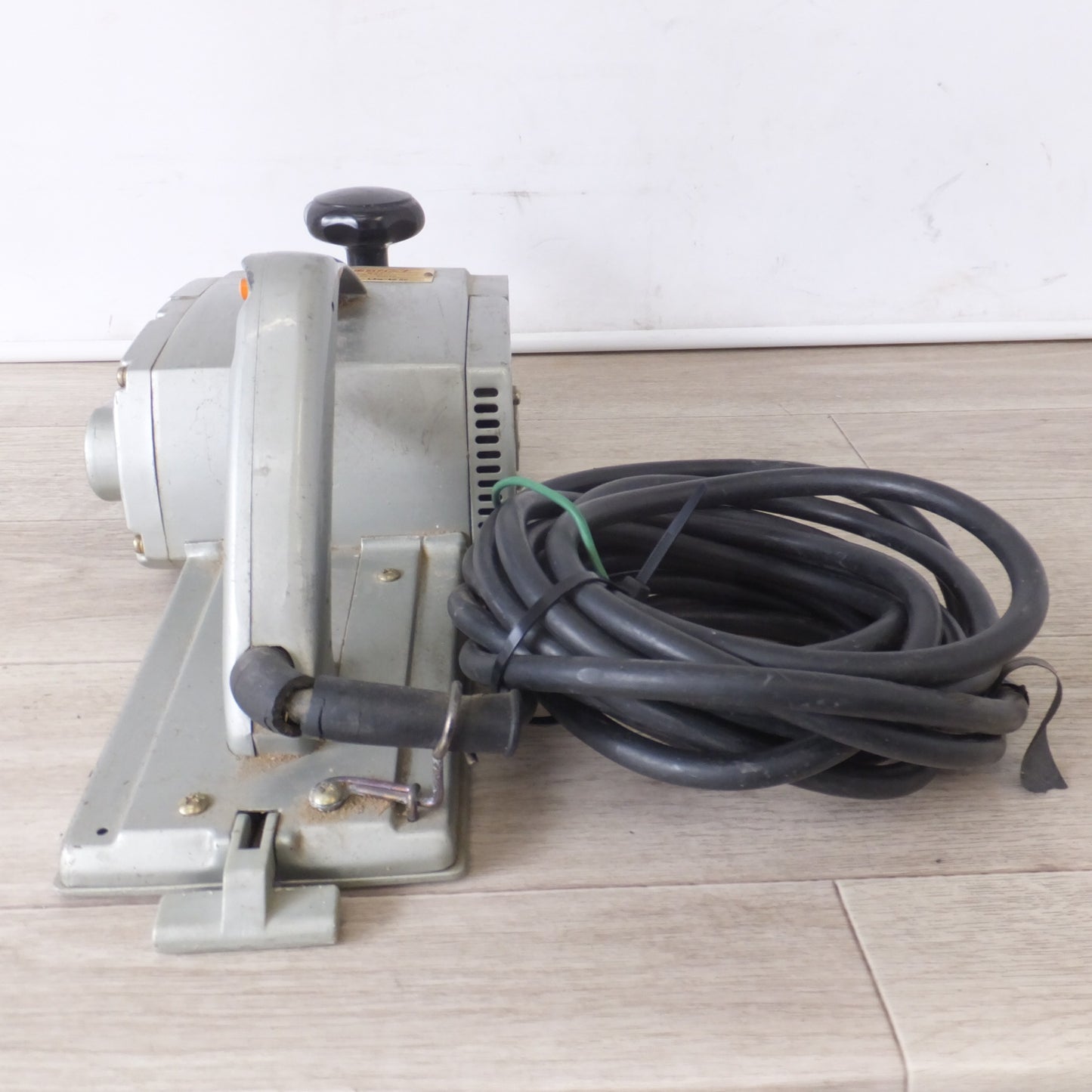 [送料無料] ★リョービ東和 RYOBI 電気カンナ ニュー太子 L-450F　有効切削巾 136mm　100V 12A 1100W 50～60Hz★