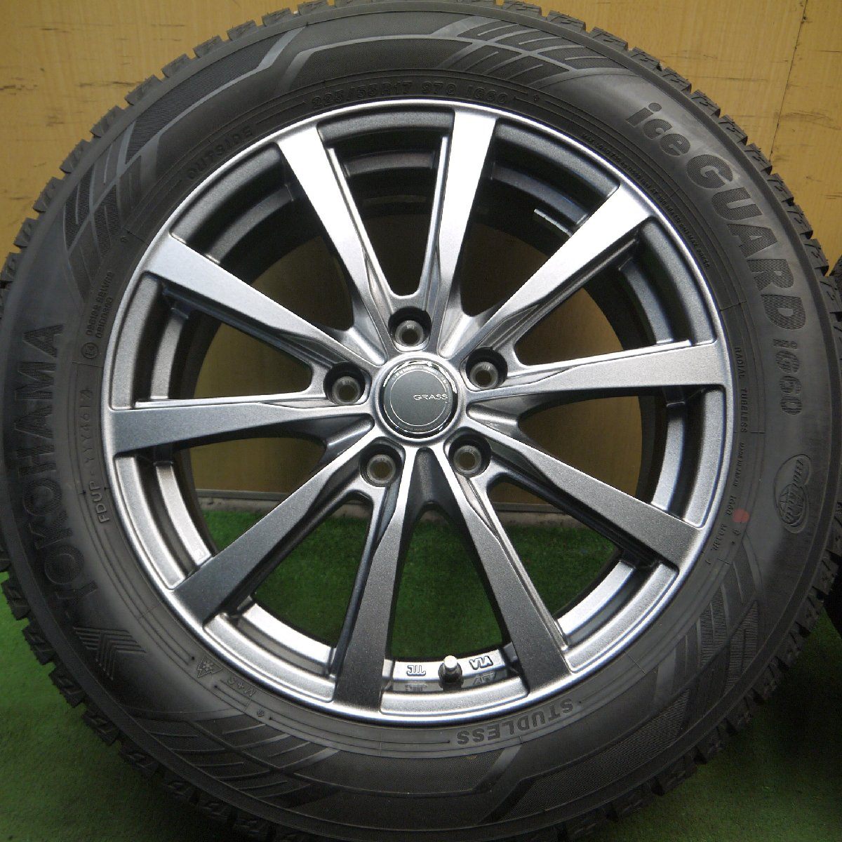 キレイ！★スタッドレス 225/55R17 ヨコハマ アイスガード iG60 GRASS グラス 17インチ PCD114.3★3110809Hス