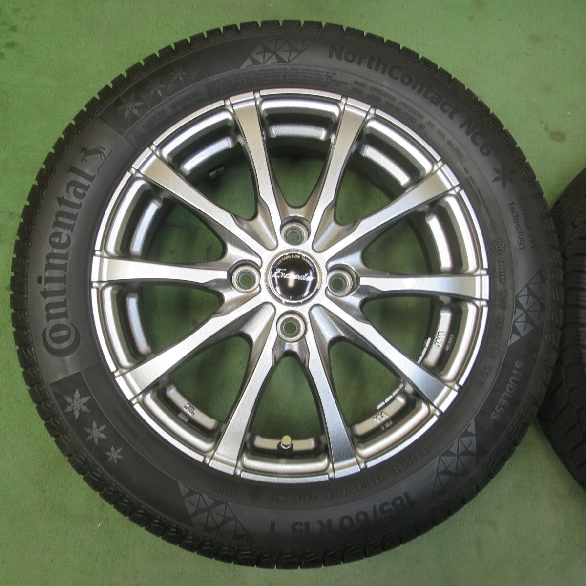 ほぼ未使用！25年！美品★スタッドレス 185/60R15 コンチネンタル ノースコンタクト NC6 Exceeder エクシーダー 15インチ PCD100/4H★6032302イス