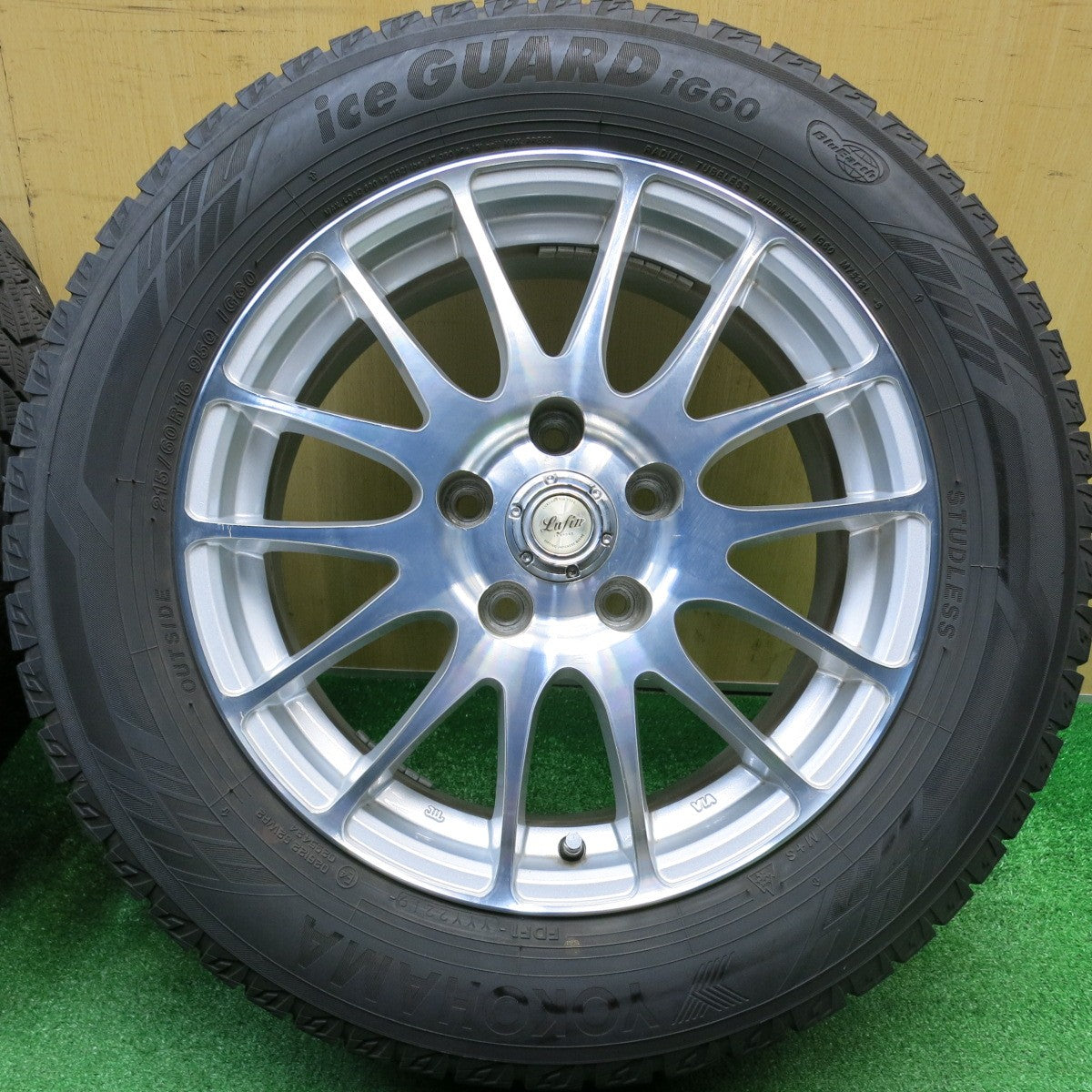 バリ溝！8.5分★スタッドレス 215/60R16 ヨコハマ アイスガード iG60 Lufin 14 SPOKE ラフィン 16インチ PCD114.3/5H★5112018HAス