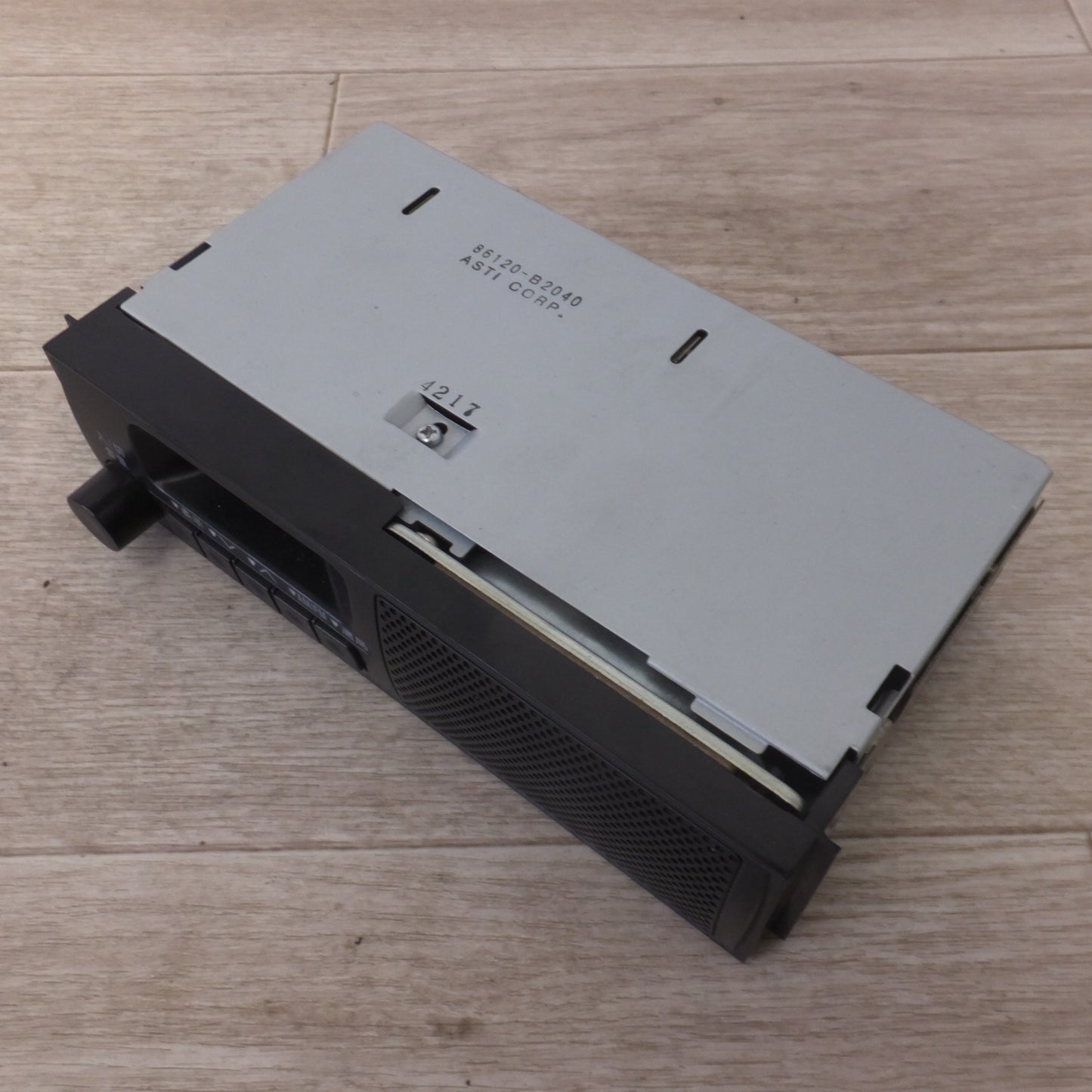 [送料無料] ★ASTI製 ダイハツ 純正 スピーカー内蔵 AM/FMラジオ 86120-B2040[14-1]★