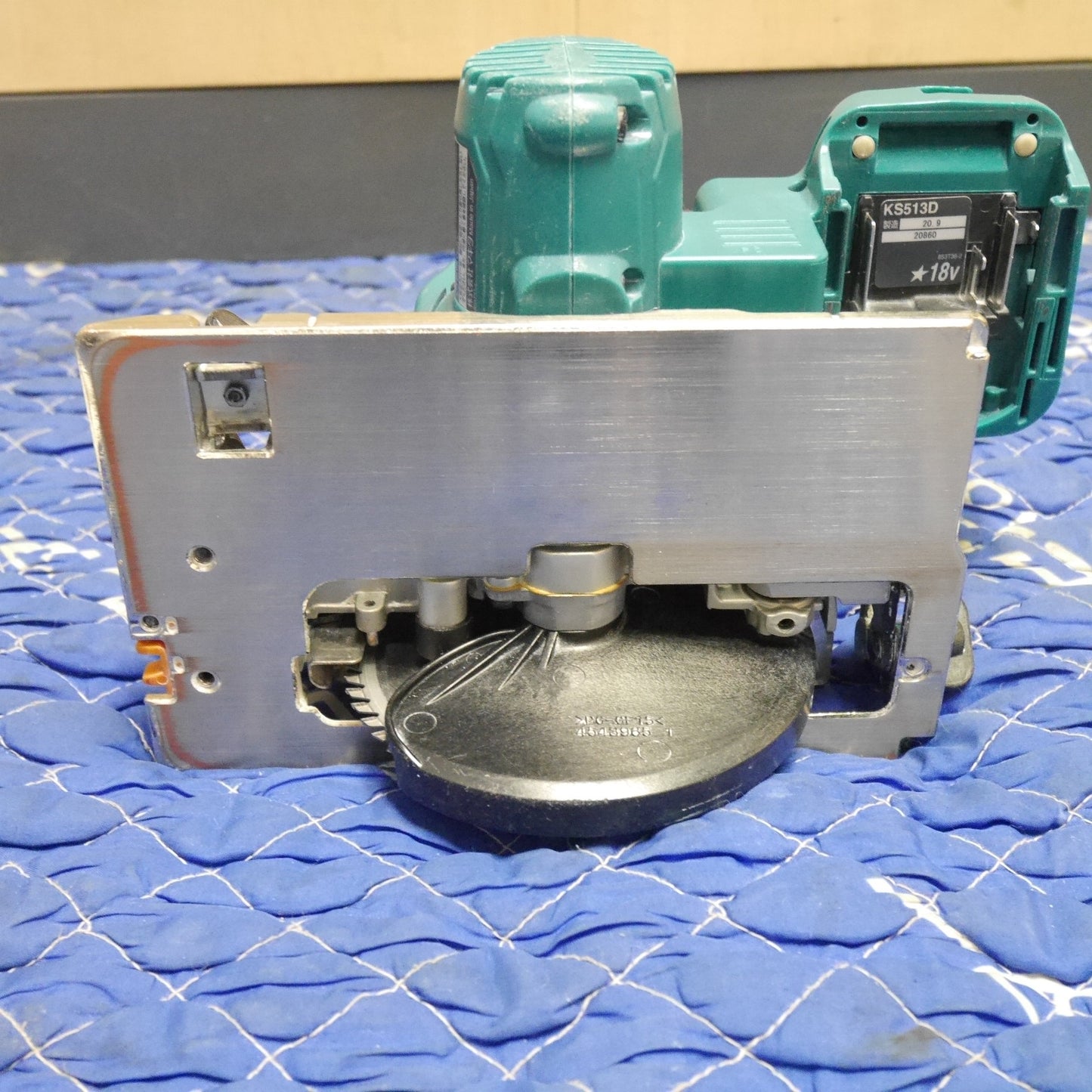 [送料無料] ☆マキタ 125mm 充電式 防じん マルノコ KS513D 電動 工具 切断機 防塵 丸のこ 丸ノコ 丸鋸 makita☆