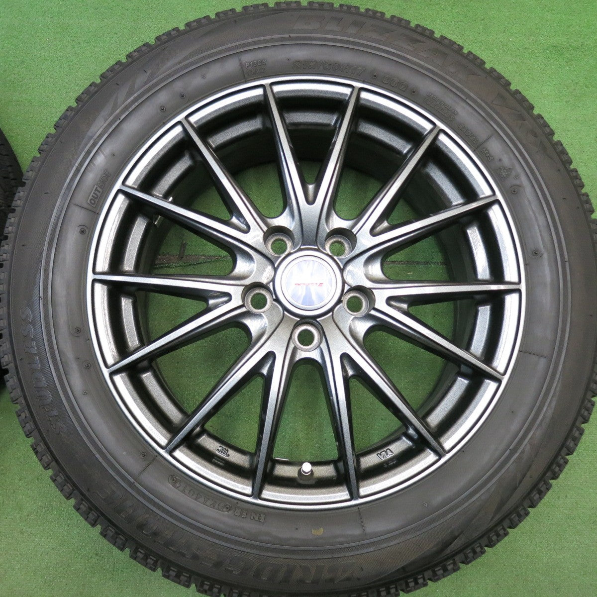 キレイ◎スタッドレス 215/60R17 ブリヂストン ブリザック VRX VELVA SPORTZ ヴェルヴァ 17インチ PCD114.3/5H◎6071207HAス