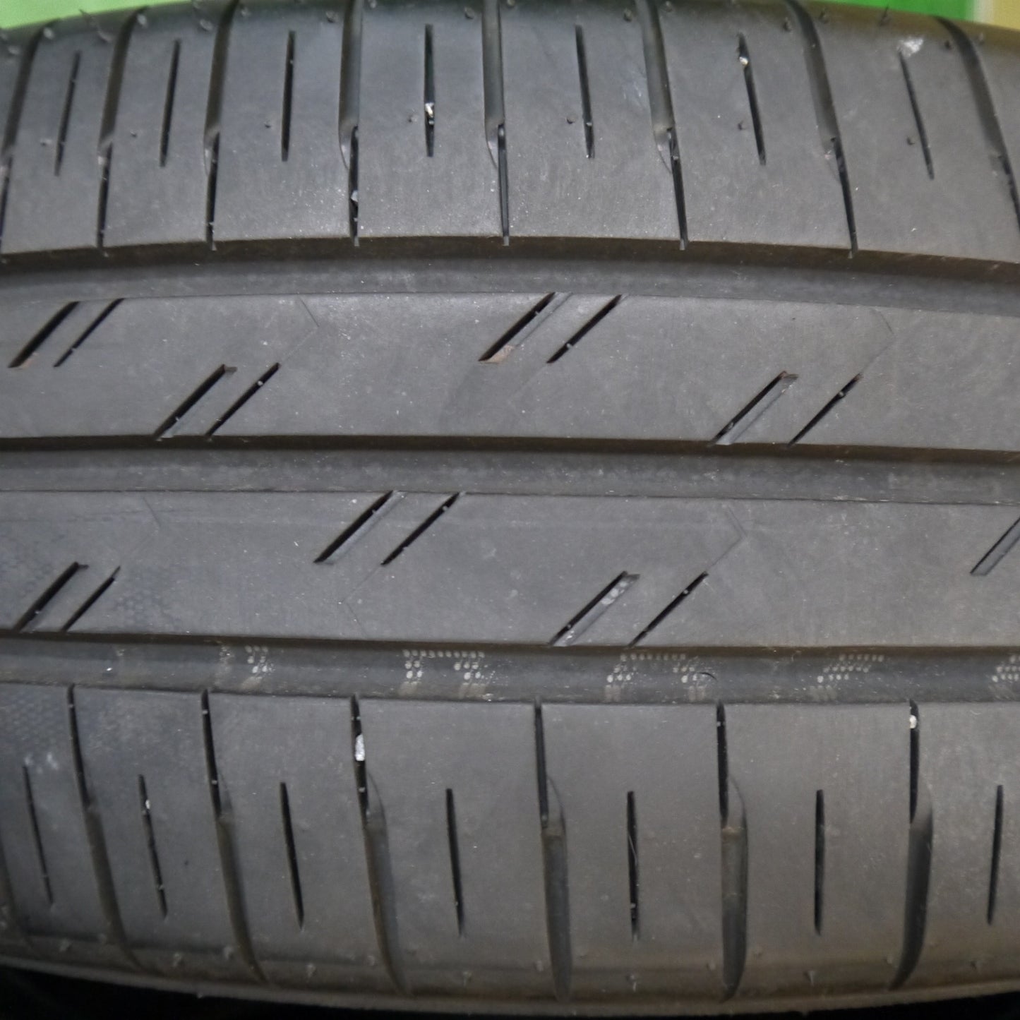 バリ溝！25年！9.5分★195/60R17 ヨコハマ BluEarth-FE AE30D タイヤ 17インチ ブルーアース 60系 プリウス ライズ ロッキー 等★5112504Hノタ